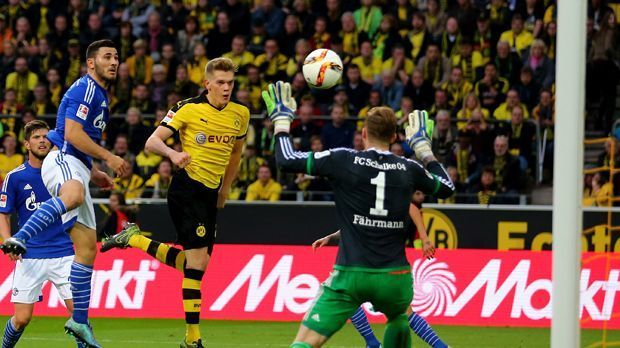 
                <strong>Matthias Ginter</strong><br>
                Matthias Ginter: Ganz starkes Spiel des Rechtsverteidigers. Mit vielen Vorstößen in die Offensive - in der 30. Minute führte das zum Erfolg. Schöne Flanke auf Kagawa. Und auch in der Folge sehr präsent im Vorwärtsgang. Belohnte sich nach der Vorlage mit einem Tor für seine starke Leistung. ran-Note: 1.
              