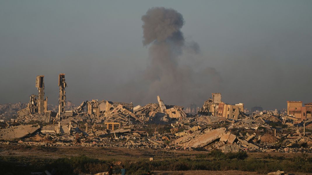 Israel setzt Angriffe auf Ziele in der Stadt Gaza fort.