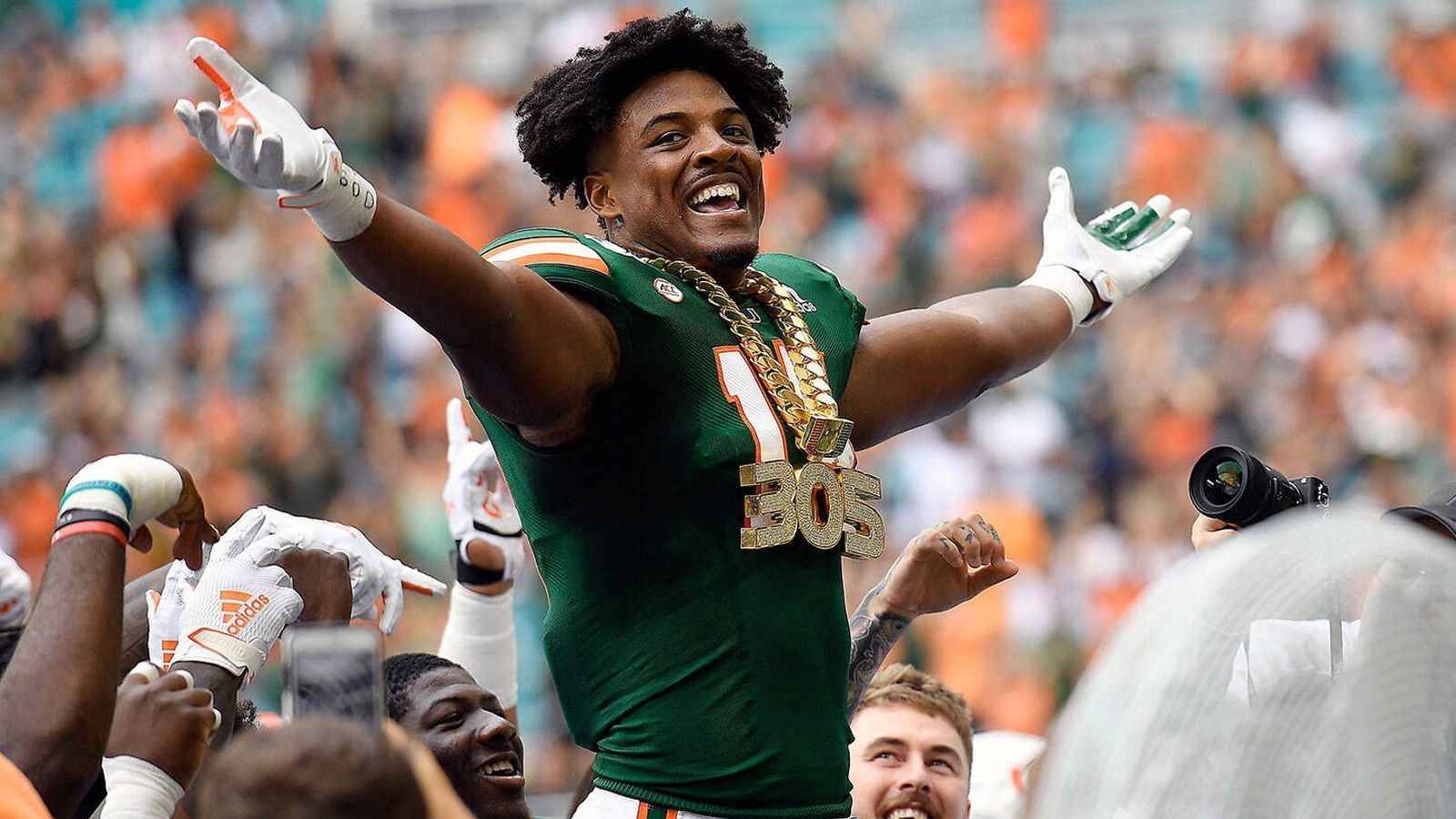 
                <strong>Pick 32: Tampa Bay Buccaneers - Gregory Rousseau</strong><br>
                &#x2022; Defensive End -<br>&#x2022; Miami<br>
              
