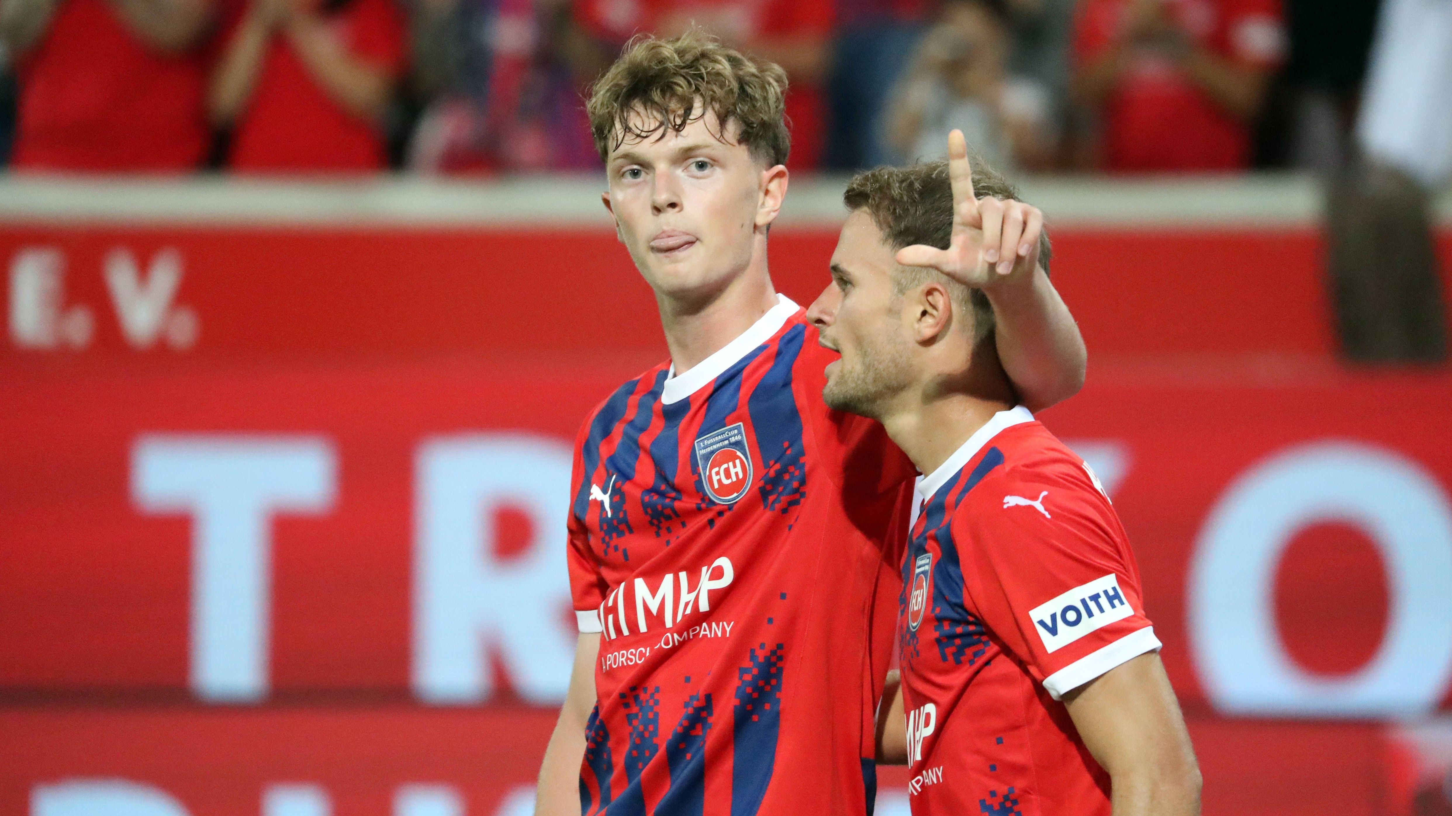 <em><strong>Paul Wanner (FC Bayern München)</strong><br>Die Zukunft von Paul Wanner bleibt weiterhin fraglich - sowohl eine Leihe als auch ein Verbleib in München sind möglich. Eine Chance, die andere Vereine wittern - so offenbar auch Borussia Mönchengladbach. Laut "Bild" sollen sich die Fohlen um den Youngster bemühen. Demnach soll es bereits zu einem Treffen am Tegernsee zwischen Bayern-Sportvorstand Max Eberl und Gladbach-Sportchef Roland Virkus gekommen sein ...</em>