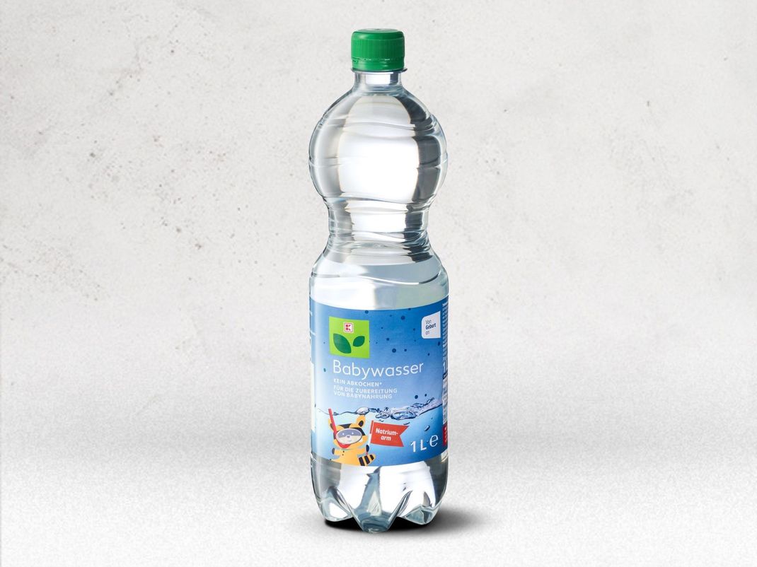 Die Supermarktkette Kaufland ruft ihr K-Classic Babywasser in der 1-Liter-PET-Flasche wegen einer möglichen mikrobiologischen Verunreinigung zurück. 