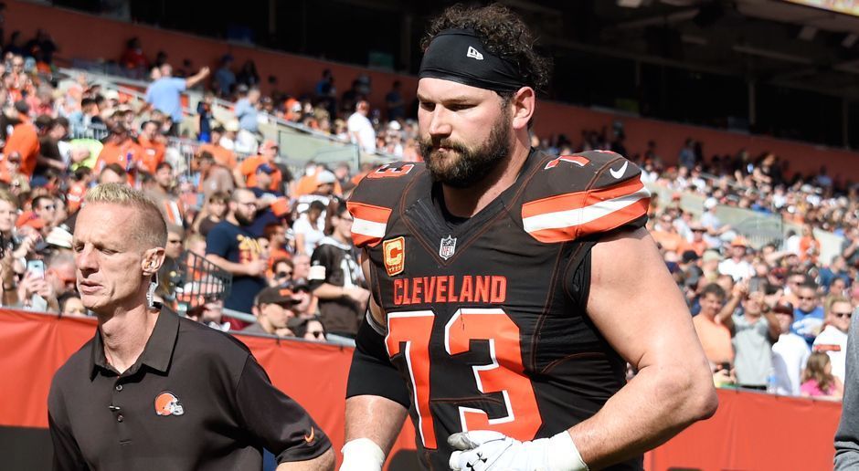 
                <strong>Joe Thomas beendet Rekordserie</strong><br>
                Nach unglaublichen 10.363 Snaps am Stück wurde Browns-Tackle Joe Thomas von einer Trizeps-Verletzung gestoppt. ran.de zeigt euch, wer in dieser Saison noch keinen Snap verpasst hat. (Stand: 24. Oktober 2017)
              