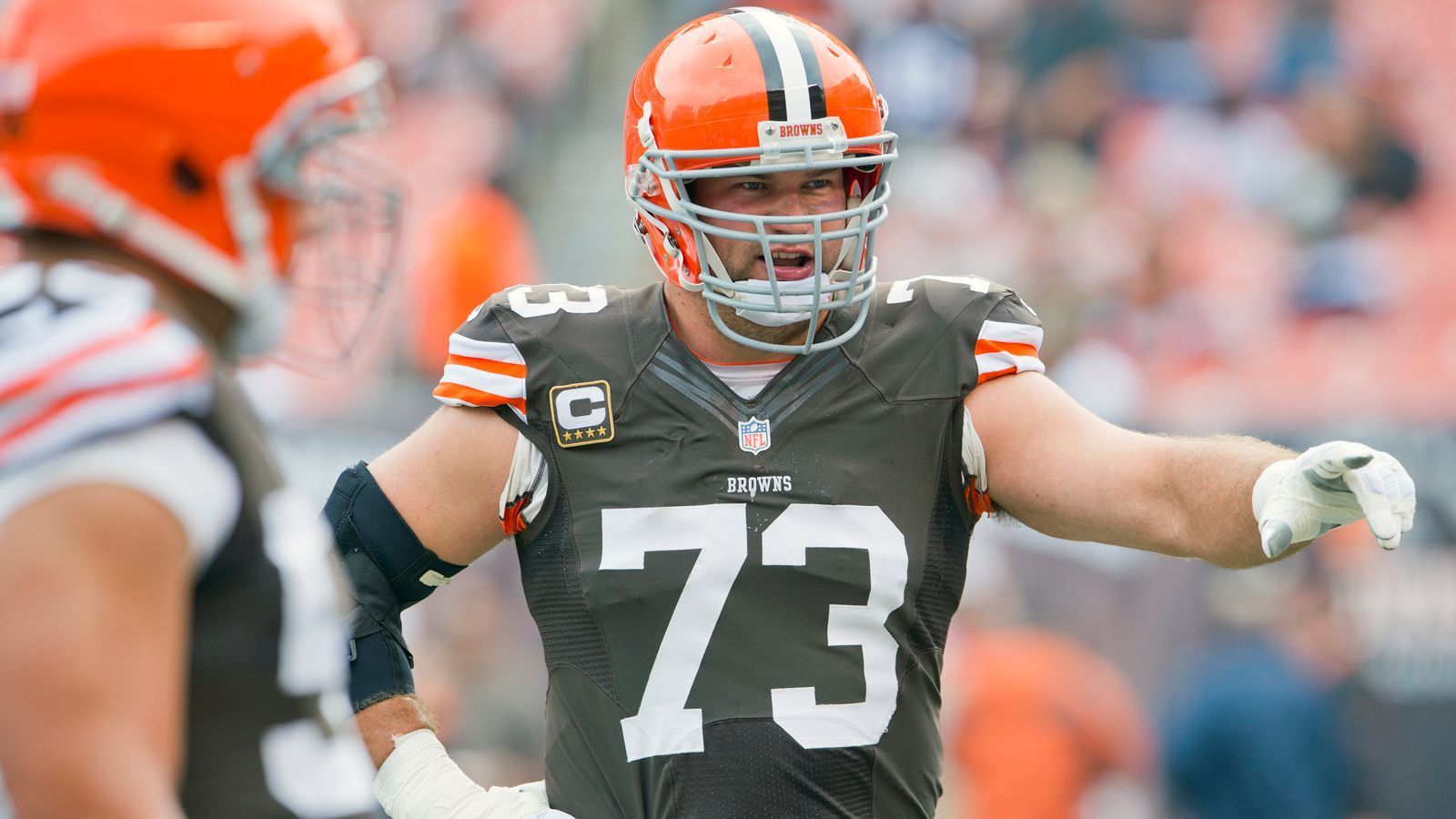 
                <strong>6. Joe Thomas</strong><br>
                Position: Offensive TackleTeam: Cleveland Browns (seit 2007)Pro-Bowl-Teilnahmen: 10Pro-Bowl-Nominierungen: 
              