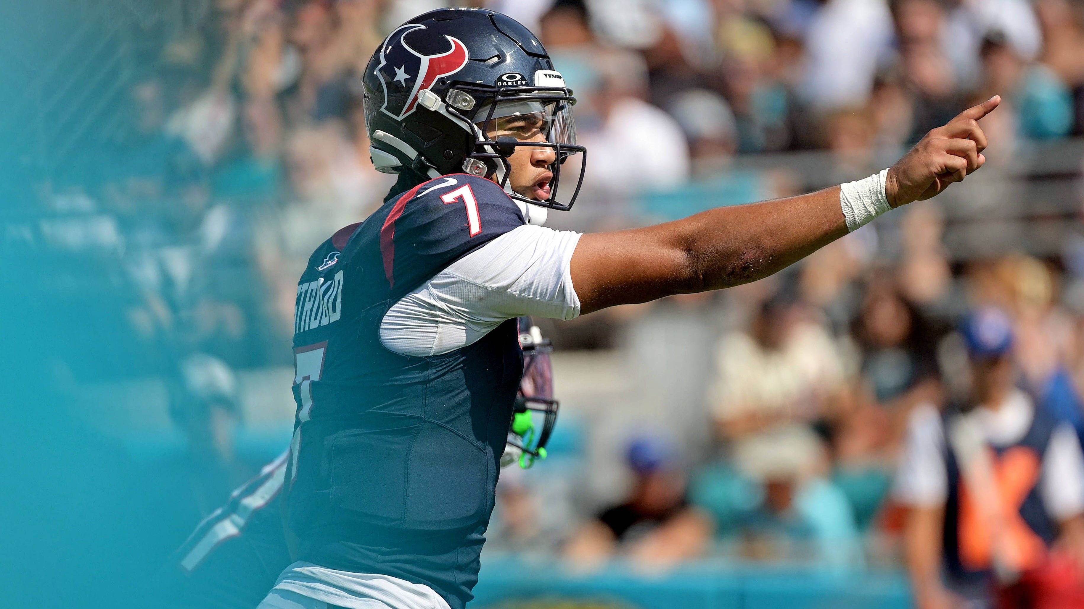 <strong>Gewinner: C.J. Stroud (Houston Texans)</strong><br>Die Houston Texans haben mit einem Statement den ersten Saisonsieg eingefahren. Mit 37:17 wischten sie den Boden mit den Jacksonville Jaguars auf - und das im eigenen Stadion! Dabei steigerte sich Rookie C.J. Stroud nach seinen soliden Leistungen aus den ersten beiden Wochen noch einmal mehr.