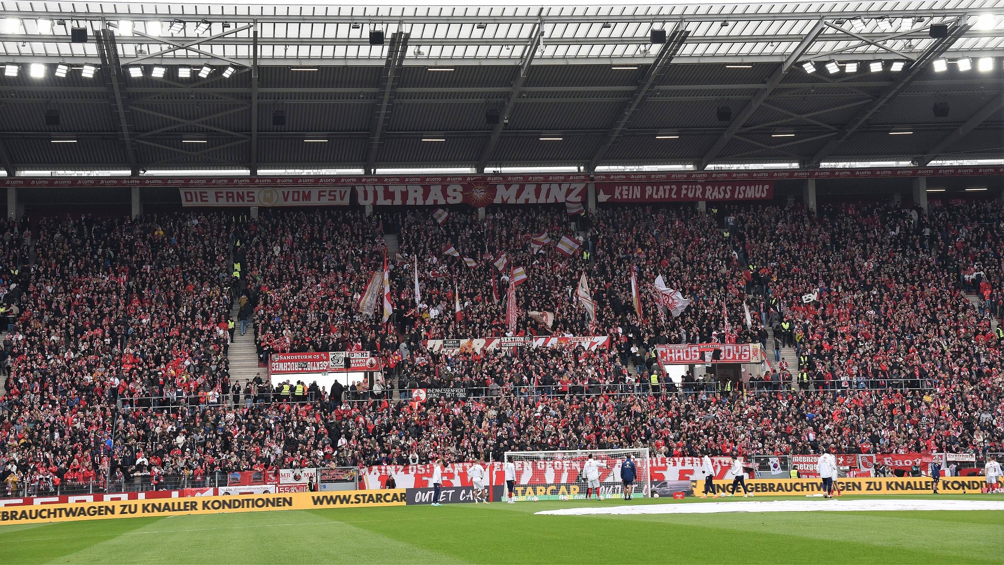 <strong>1. FSV Mainz 05 (Mewa-Arena)</strong><br>Günstigster Stehplatz: 15 Euro<br>Günstigster Sitzplatz: 37 Euro<br>Teuerster Sitzplatz: 76 Euro