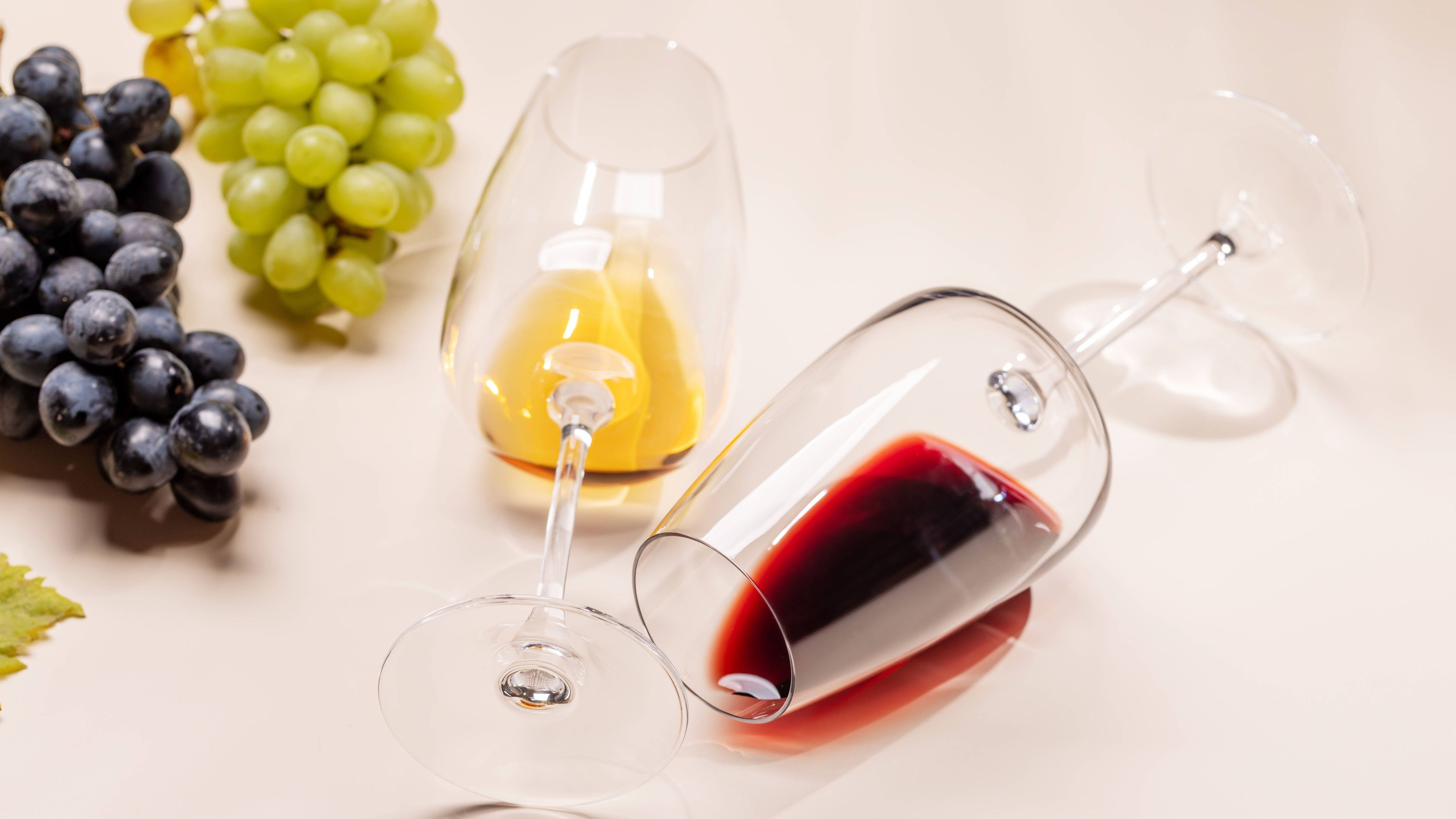 <strong>Wein:</strong><br>Ein Glas Rotwein kostet 9€