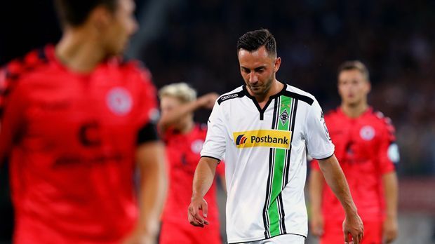 
                <strong>Josip Drmic</strong><br>
                Josip Drmic: Auch der Stürmer hat sich verwechselt. Er tauscht nach jetzigem Stand die Ersatzbank von Bayer Leverkusen gegen jene von Borussia Mönchengladbach. In der Bundesliga kommt der Schweizer bislang nur acht Mal für die Fohlen zum Einsatz - mesitens nur als Joker.
              