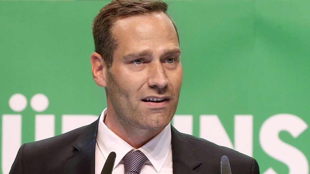 Mangelnde Personalressourcen führten zu steigenden Belastungen und erhöhten Krankenständen, so der Bundesvorsitzende der Gewerkschaft der Polizei (GdP), Jochen Kopelke.