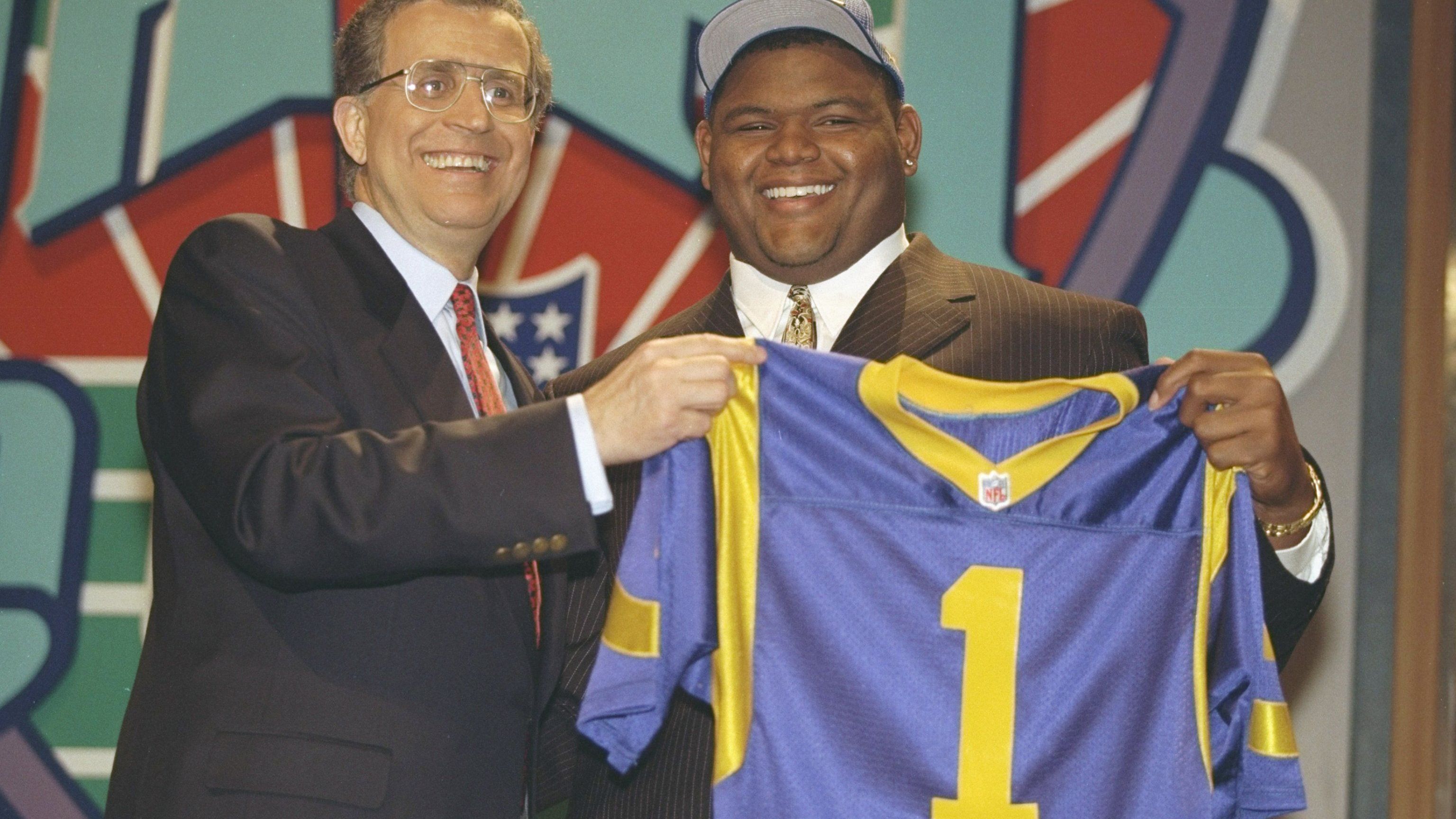 <strong>St. Louis Rams: 1997, 1. Pick</strong><br>- Spieler:&nbsp;Orlando Pace<br>- Auszeichnungen: 1x Super-Bowl-Sieger, 3x All-Pro, 7x Pro Bowl