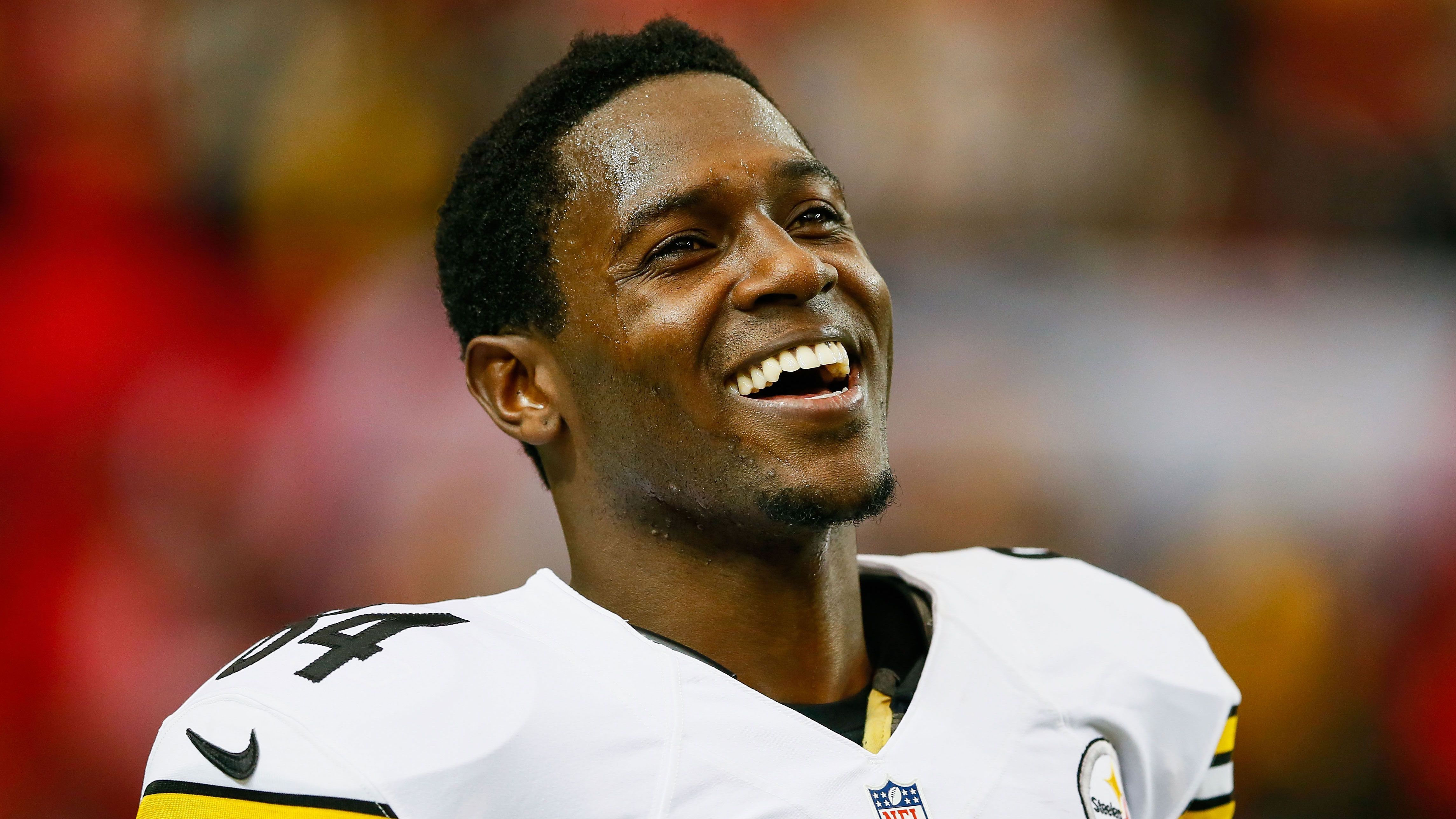
                <strong>9. Antonio Brown</strong><br>
                Yards: 1.698 -Catches: 129 -Team: Pittsburgh Steelers -Saison: 2014
              