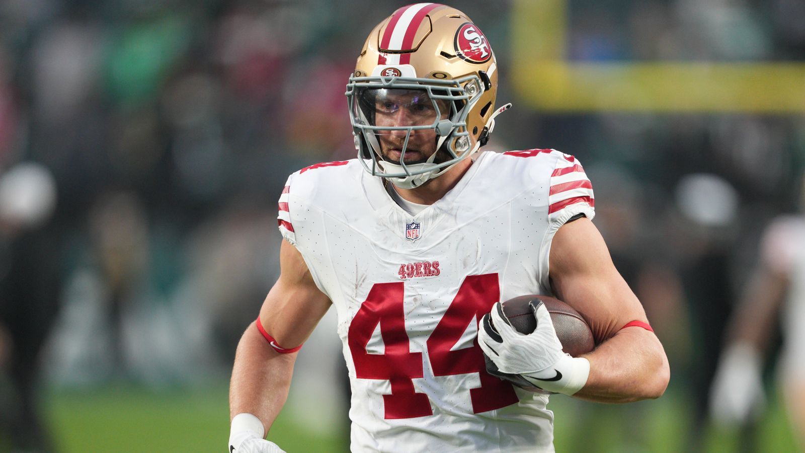 <strong>Platz 24: Kyle Juszczyk</strong><br><strong>Team:</strong> San Francisco 49ers<br><strong>Position:</strong> Fullback<br>Auch wenn er "nur ein Fullback" ist, nutzt ihn Head Coach Kyle Shanahan in vielen wichtigen Spielzügen. Dort setzt er gerne mal den entscheidenden Block, taucht plötzlich als Receiver auf oder macht als Läufer wichtige Meter. Sehr schwer zu verteidigen und wichtig für diese Offense.