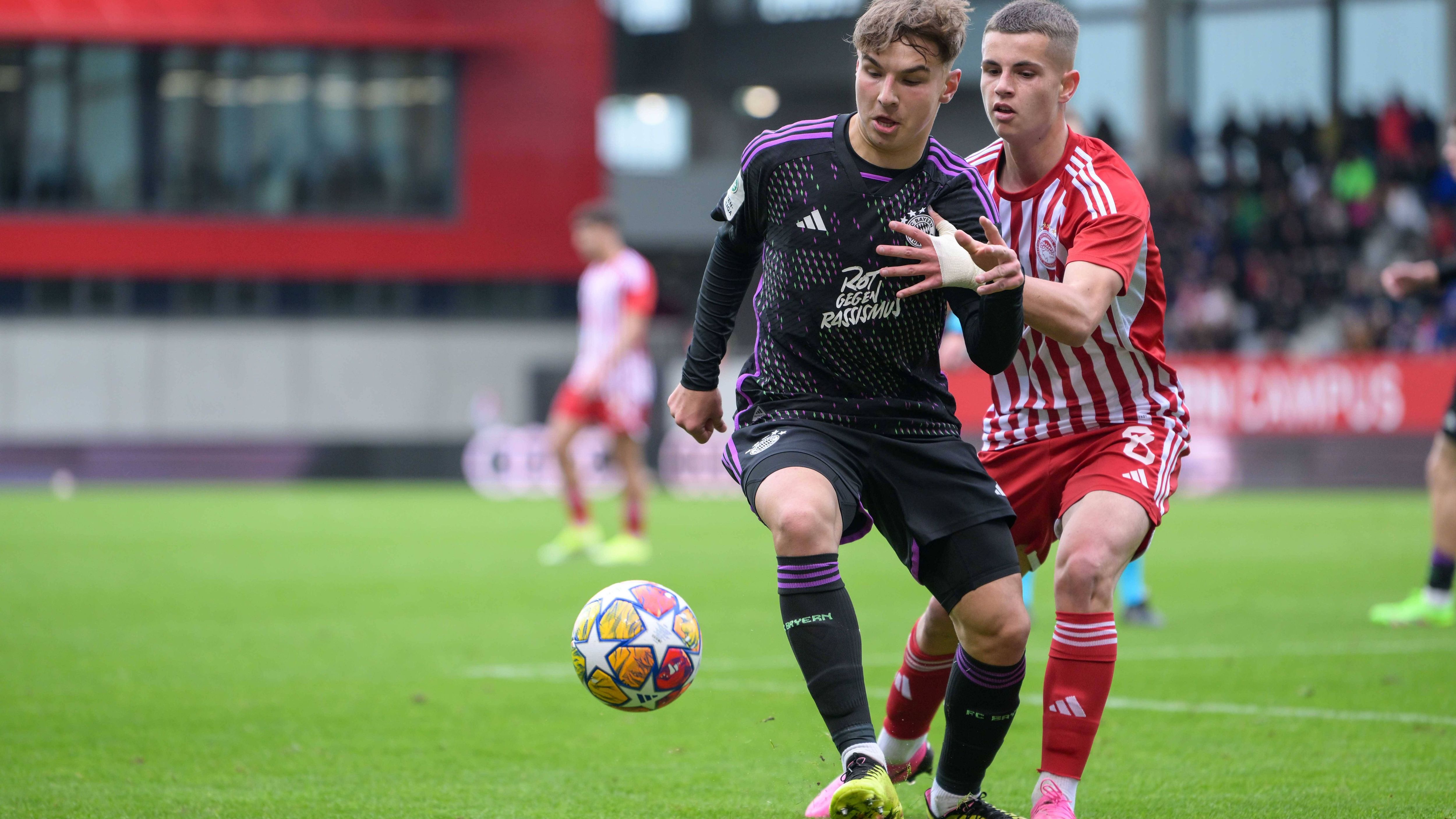 <strong>Max Scholze (Rechtsverteidiger, 18)</strong><br>Scholze zählt nicht zu den Talenten, deren Name sofort fällt, wenn es um eine große Zukunft geht. Das liegt auch daran, dass er bei den Amateuren eine durchwachsene Saison spielt. Aber: In der Youth League wusste er zu überzeugen. Das kann daran liegen, dass er athletisch und physisch bereits Männerfußball spielt und so einen Vorteil hat.