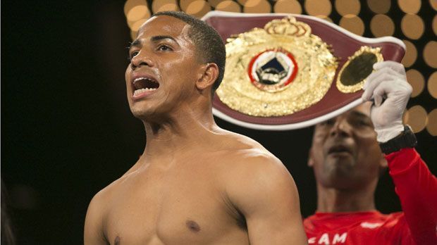 
                <strong>Felix Verdejo</strong><br>
                Felix Verdejo: Dem 22-jährigen Puerto Ricaner wird viel Talent nachgesagt. Verdejo könnte daher nicht nur sportlich, sondern auch wirtschaftlich ähnlich große Erfolge wie Mayweather erreichen. Mit 18 Siegen aus 18 Kämpfen hat der Leichtgewichtler eine starke Bilanz.
              