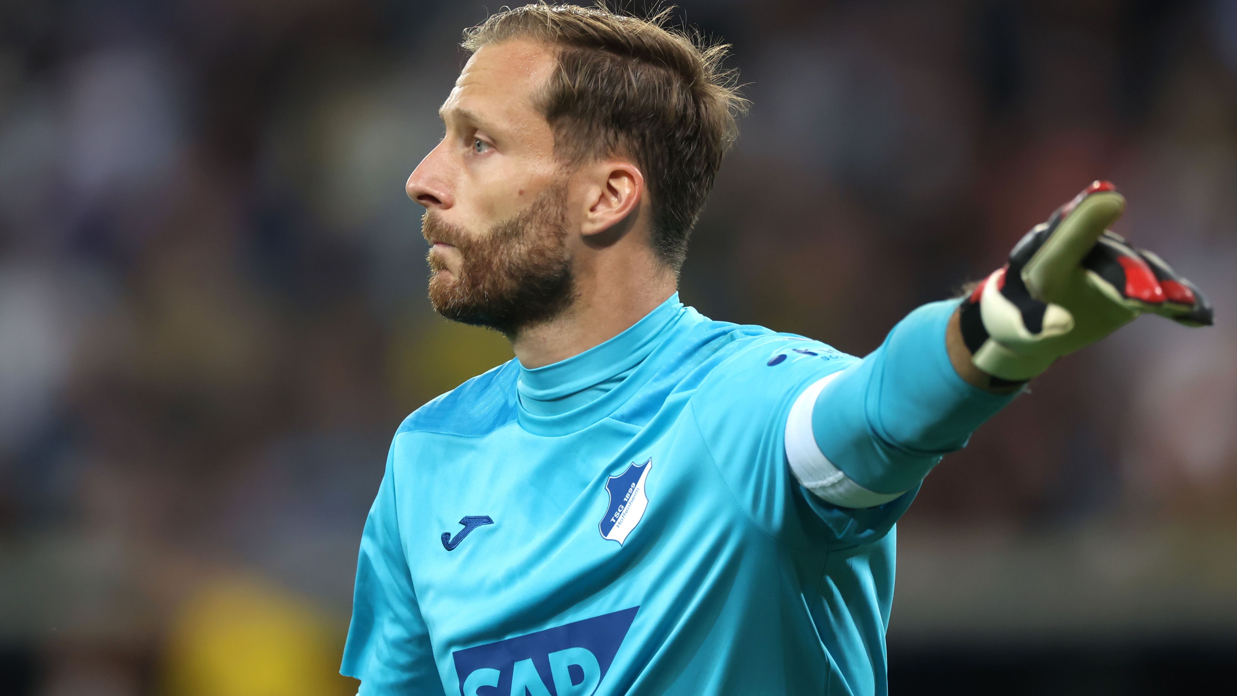 <strong>Oliver Baumann (0 Länderspiele)<br></strong>Der Hoffenheimer ist seit Jahren ein wichtiger Rückhalt für die TSG und so auch in dieser Saison wieder. Bei ihm weiß der DFB zuverlässig, was er bekommt. Zwar zählt Baumann nicht zu den besten Torhütern der Welt, aber er kann vieles auf hohem Niveau. Seine Konstanz ist dabei beeindruckend. <em><strong>ran</strong></em>-Note: 3.