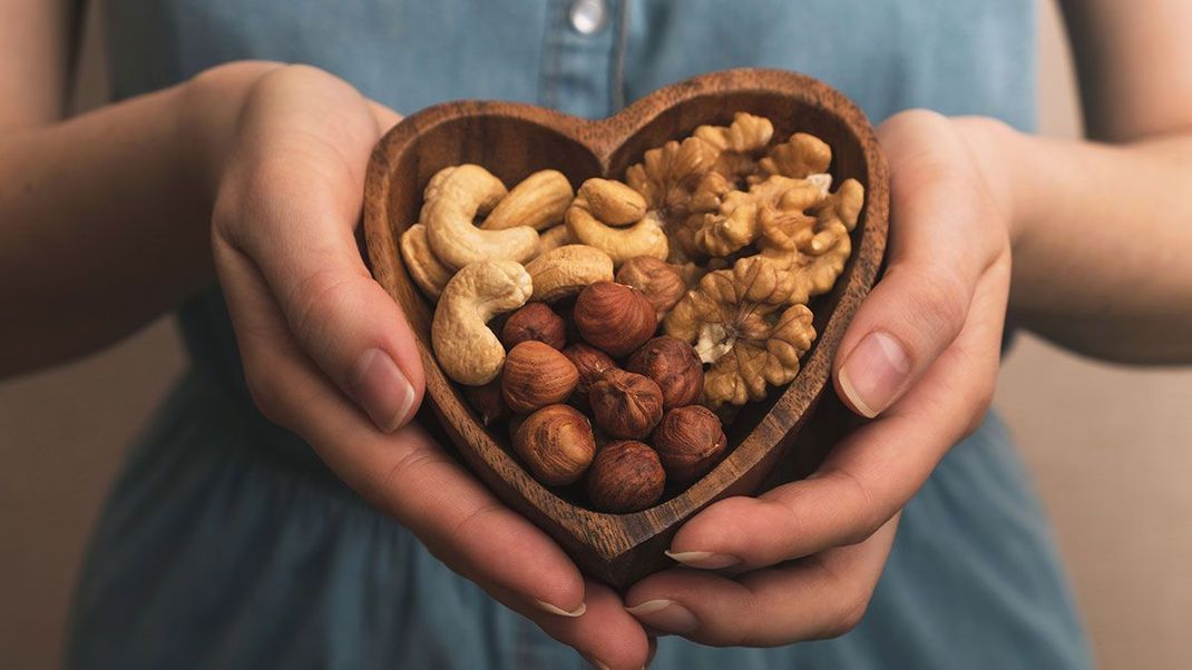 Vegetarians and vegans have long known that nuts contain valuable fatty acids and high-quality nutrients - do these also appear in your diet?