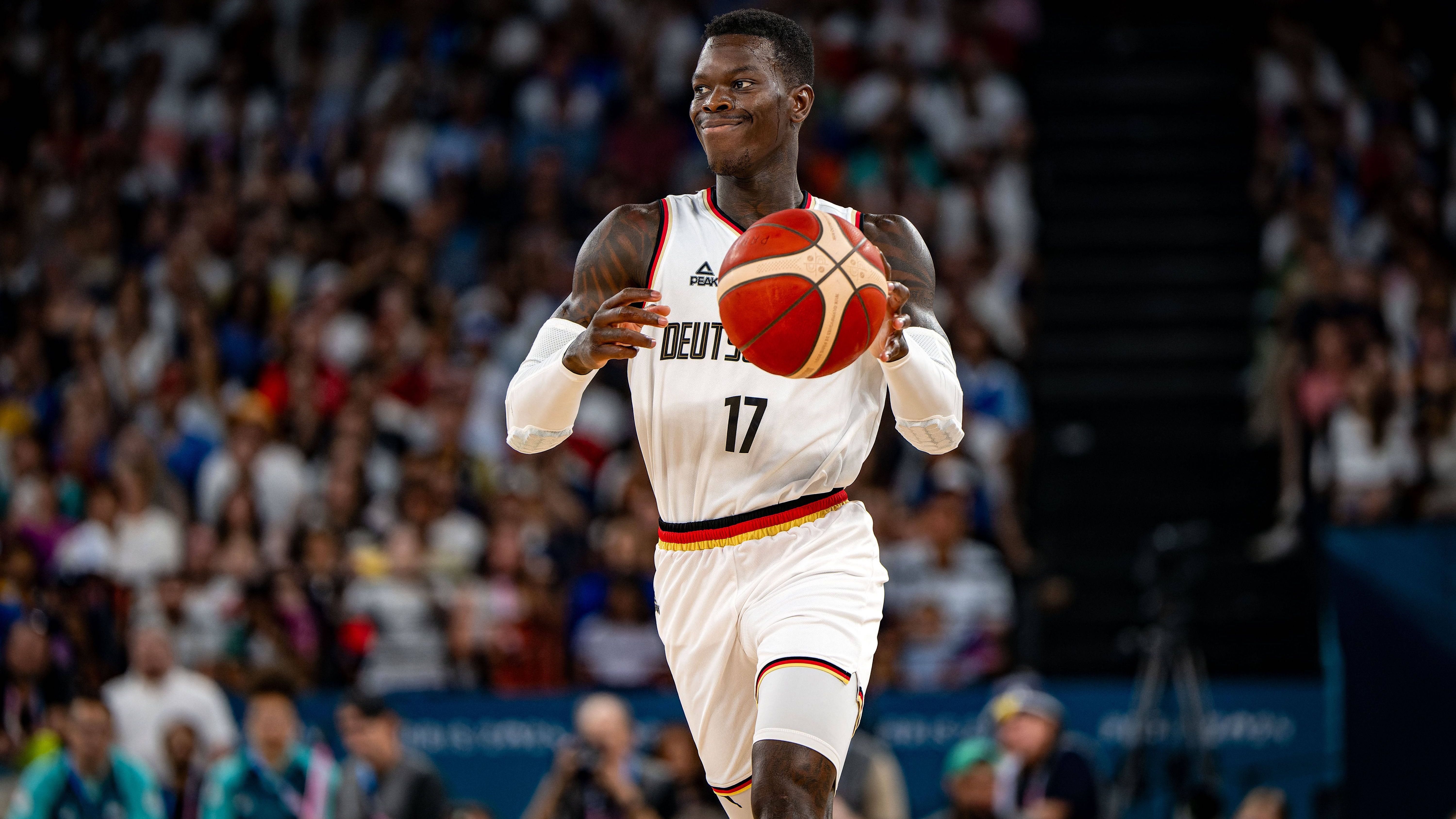 <strong>Dennis Schröder</strong> <br>Sportart: Basketball&nbsp;<br>Gehalt: eine Million Euro