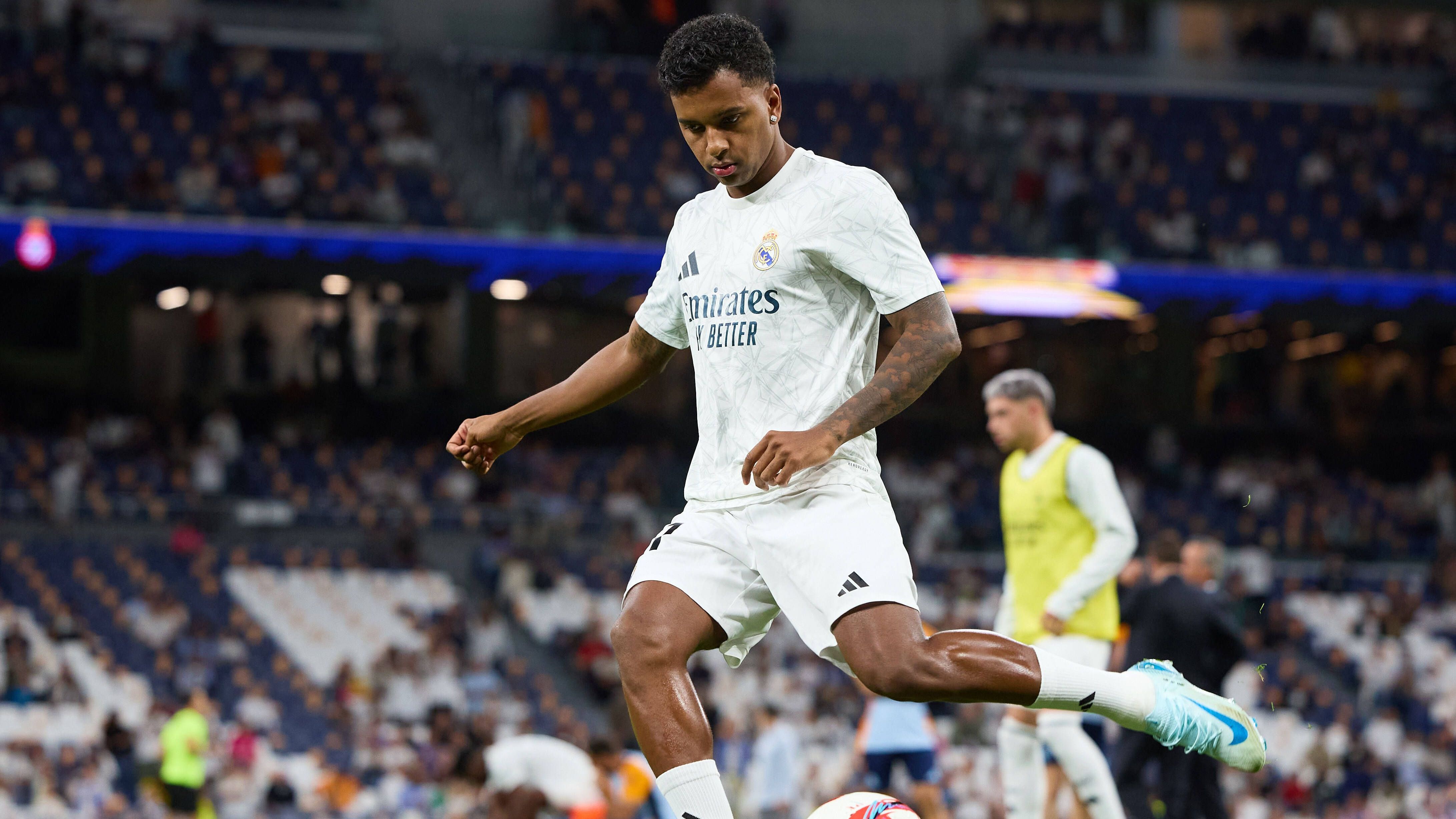<strong>Rodrygo (Real Madrid)</strong><br>Lange deutete viel auf einen Wechsel von Nico Williams zum FC Arsenal hin. Die Londoner bemühten sich intensiv, scheinen nun aber einen anderen Offensivstar ins Visier genommen zu haben. Laut "El Nacional" liebäugeln die Gunners mit einem Transfer von Rodrygo. Dieser ist mit seiner Situation bei Real Madrid unzufrieden und zeigte sich jüngst offen für einen Wechsel. Darin sieht der Premier-League-Klub seine Chance. ...