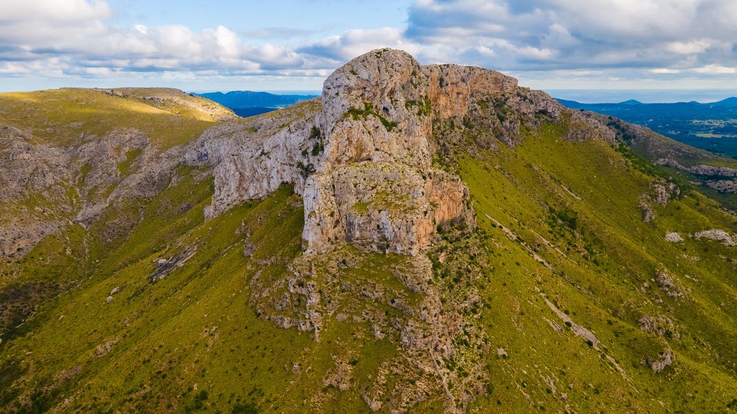 Bei einer Wanderung in der Gemeinde Colònia de Sant Pere auf der spanischen Insel Mallorca kam ein 70-jähriger Deutscher am Sonntag (11. August) ums Leben. (Symbolbild)