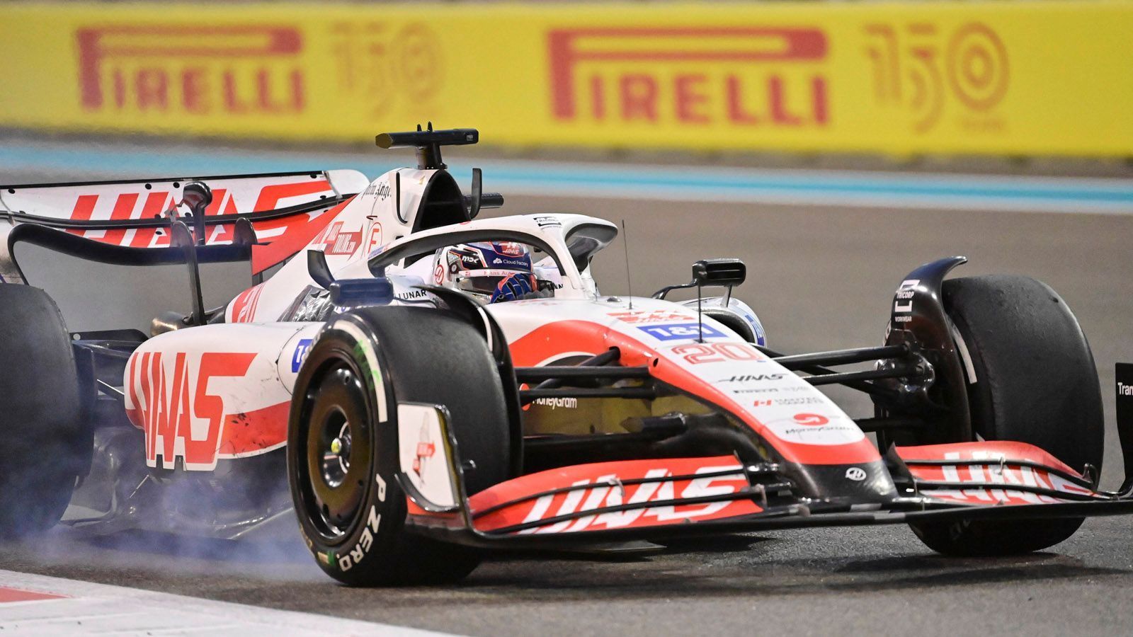 
                <strong>8. Haas</strong><br>
                Fahrer 2022: Kevin Magnussen, Mick SchumacherWM-Punkte 2022: 37Startgebühr 2023: 846.125 Dollar
              