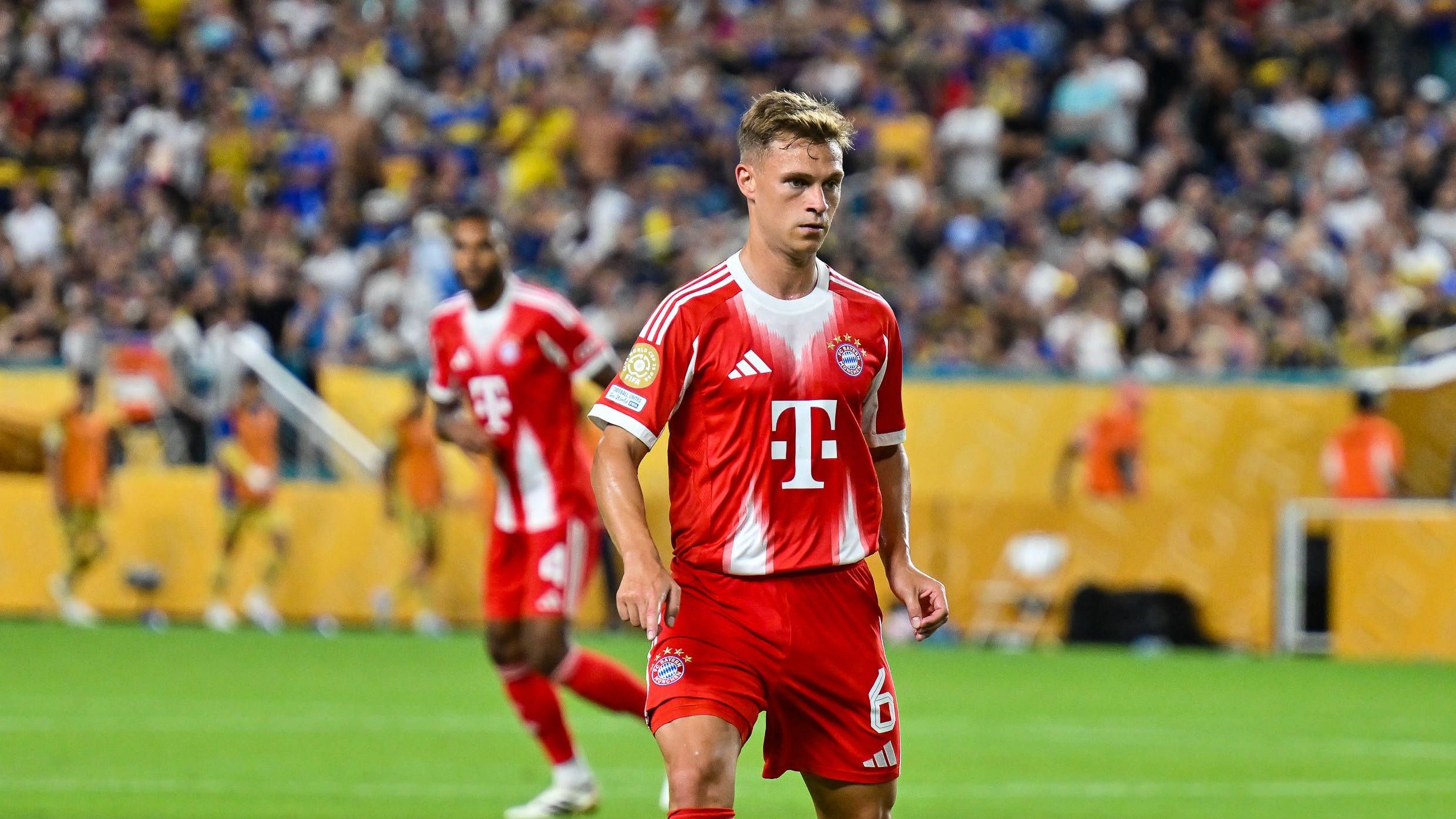 <strong>FC Bayern München</strong><br>- Trikotsponsor: Telekom AG<br>- Einnahmen: 65 Millionen Euro jährlich