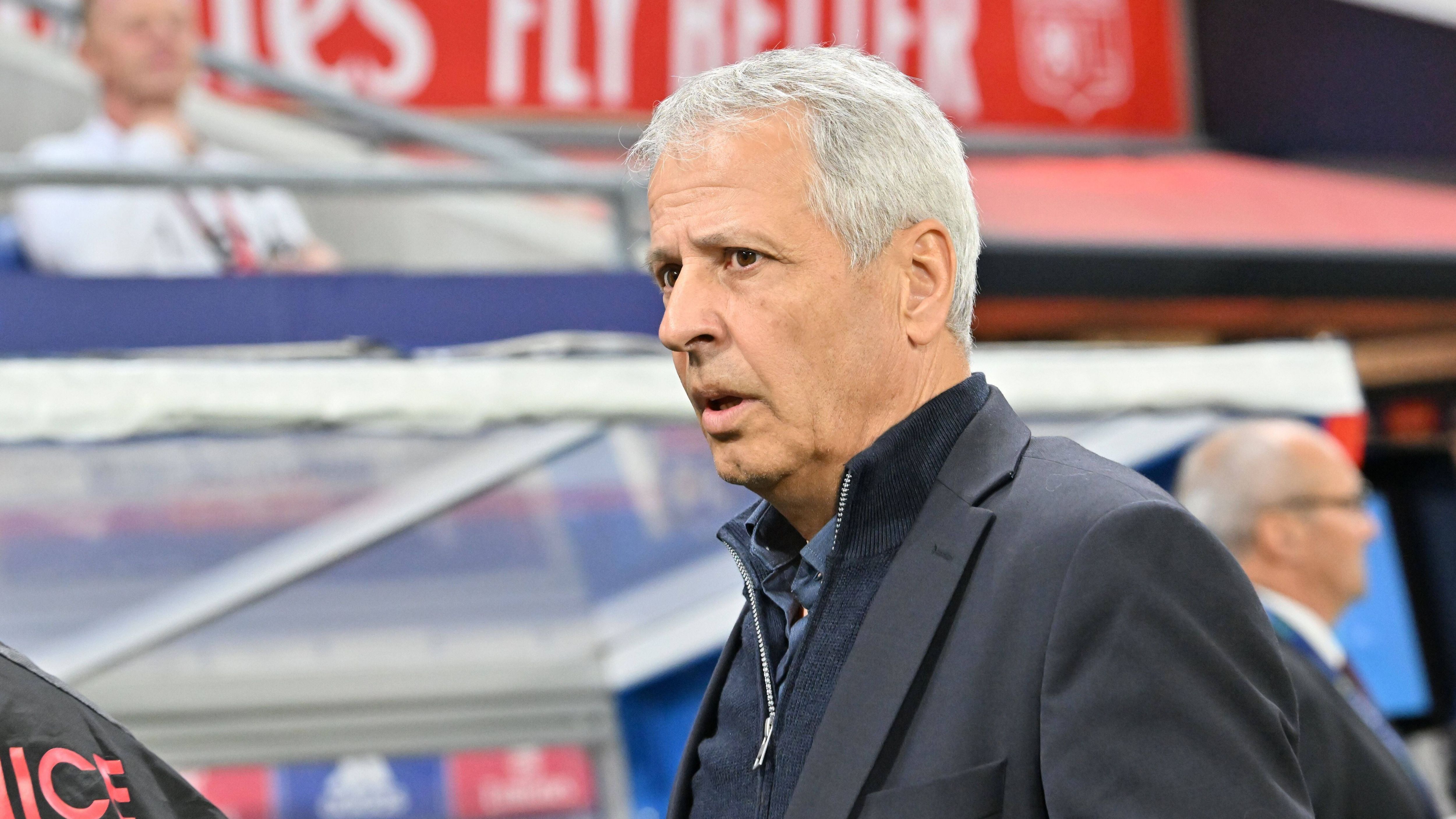 <strong>Lucien Favre</strong> <strong>(vereinslos, zuletzt OGC Nizza)</strong><br>Oder kommt es zur ganz großen Feel-Good-Story? Der 67-Jährige ist seit seiner Entlassung in Nizza im Januar 2023 ohne neuen Klub. Favre ist einer der erfolgreichsten Trainer in der jüngeren Vereinsgeschichte der Borussia. In der Bundesliga leitete er bis Dezember 2020 auch für 110 Pflichtspiele Borussia Dortmund an. An Erfahrung kann es kaum jemand mit dem Schweizer aufnehmen. Die Frage wird sein, ob man es Favre erneut zutraut, die Mannschaft in die Spur zu bringen, oder er mittlerweile zu lange aus dem Geschäft raus ist und sein Spielstil noch für den modernen Fußball geeignet ist.