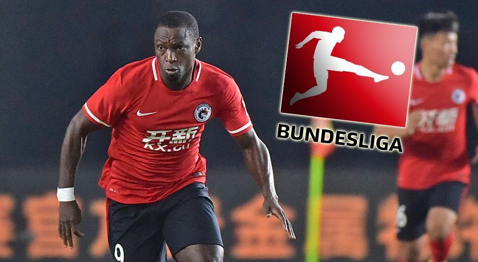 
                <strong>Anthony Ujah (1. FSV Mainz 05)</strong><br>
                Mit der Verpflichtung von Anthony Ujah hofft der 1. FSV Mainz 05, in der Rückrunde dem drohenden Abstieg noch zu entgehen. Ujah, der zuletzt beim chinesischen Klub Liaoning Whowin unter Vertrag stand, kehrt damit nach sechs Jahren Abwesenheit an die alte Wirkungsstätte zurück. Bereits in der Saison 2011/12 hatte der Stürmer das Trikot der Mainzer getragen und in zwölf Bundesligaspielen zwei Treffer erzielt. Weitere Bundesligastationen waren der 1. FC Köln und Werder Bremen. (Quelle: kicker)
              