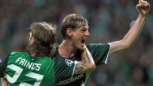 
                <strong>Werder Bremen - vier Spieler</strong><br>
                Werder Bremen (vier Spieler): Als Wolfsburgs Manager Klaus Allofs noch in Bremen war, lockte er auch schon den ein oder anderen Münchner an die Weser. Insgesamt waren es in den letzten zehn Jahren vier Akteure, die diesen Schritt machten. Neben Torsten Frings und Tim Borowski (r.) kamen noch Mehmet Ekici und Nils Petersen von München nach Bremen.
              