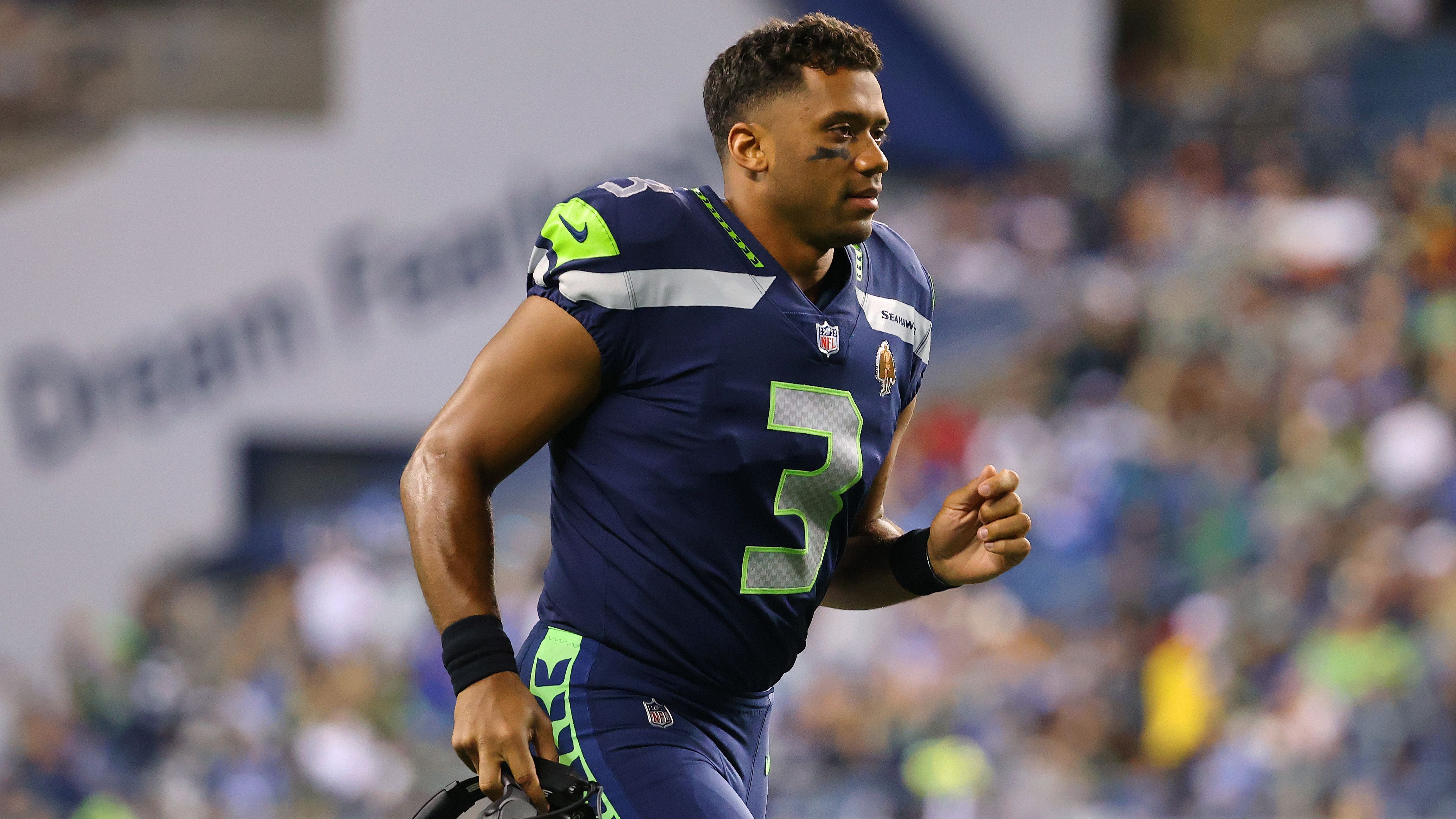 
                <strong>Seattle Seahawks</strong><br>
                Captains: Quarterback Russell Wilson, Linebacker Bobby Wagner, Fullback Nick Bellore
              