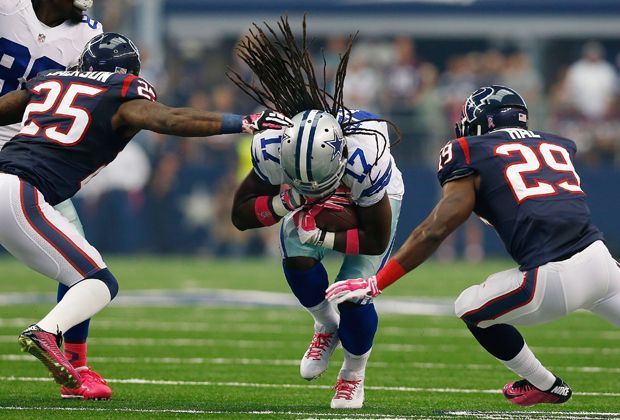 
                <strong>Dallas Cowboys - Houston Texans 20:17 n.V.</strong><br>
                Dwayne Harris geht mit dem Kopf durch die Wand. In der Overtime entscheidet ein Field Goal zugunsten der Cowboys.
              