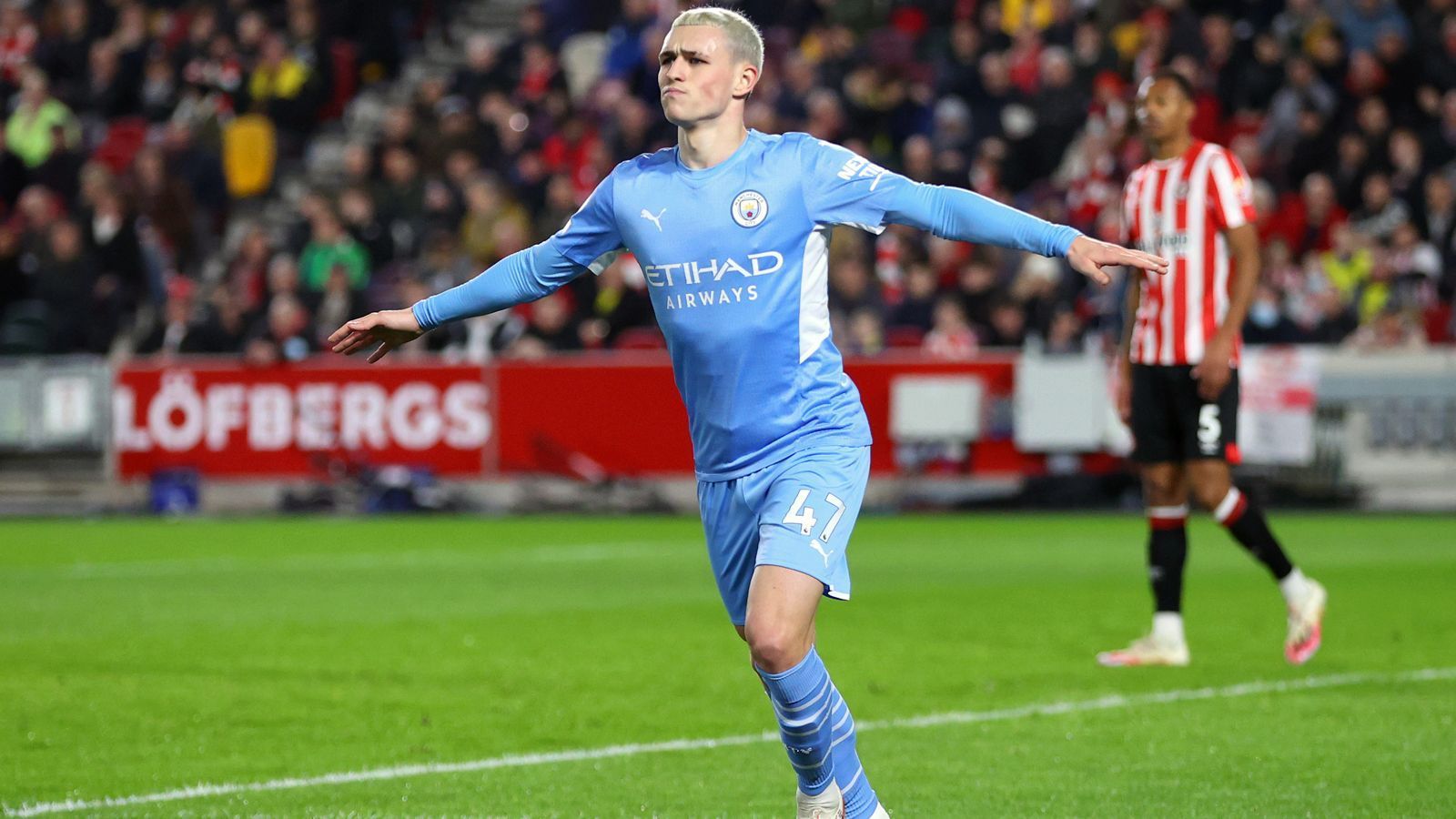 
                <strong>Platz 2: Phil Foden (Manchester City)</strong><br>
                Geschätzter Transferwert: 152,6 Millionen Euro - Alter: 21 Jahre - Position: Zentraler Mittelfeldspieler - Vertrag bis: 2024
              