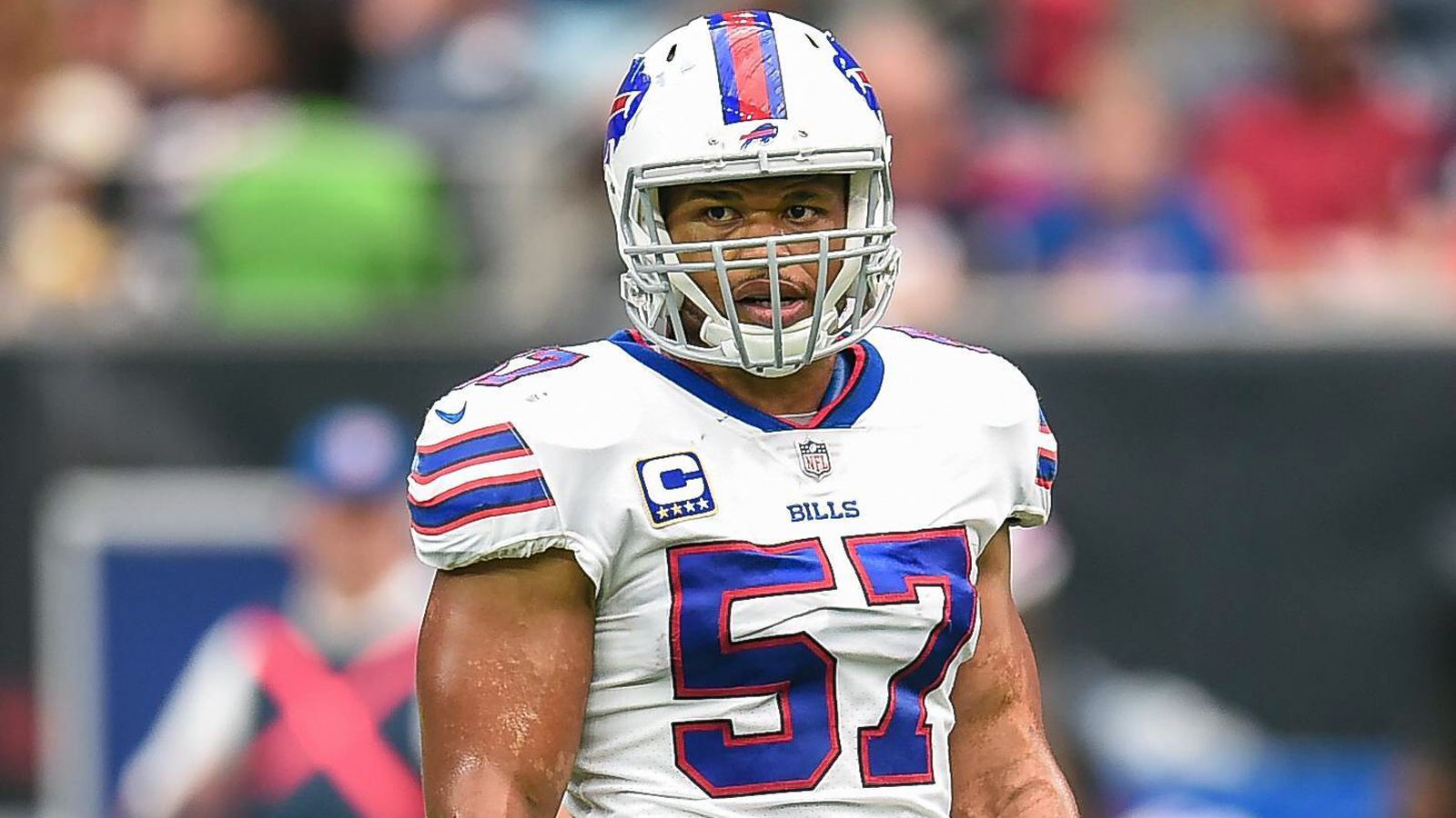 
                <strong>Buffalo Bills: Lorenzo Alexander</strong><br>
                Position: Linebacker
              