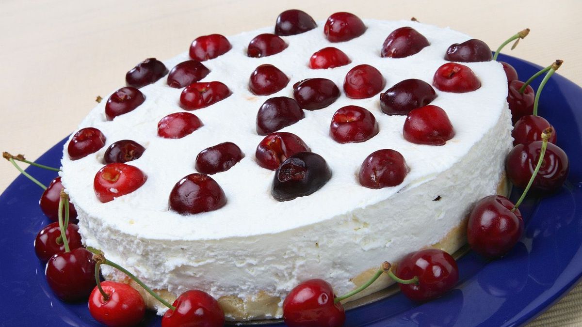 Enie backt: Rezept-Bild Philadelphia-Torte mit Kirschen