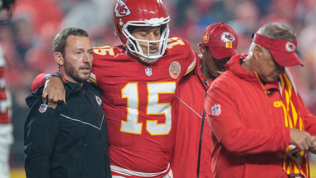 KANSAS CITY, MO - NOVEMBER 04: Kansas City Chiefs quarterback Patrick Mahomes (15) is helped off the field after being hurt on a play against the Tampa Bay Buccaneers on November 4th, 2024 at GEHA ...