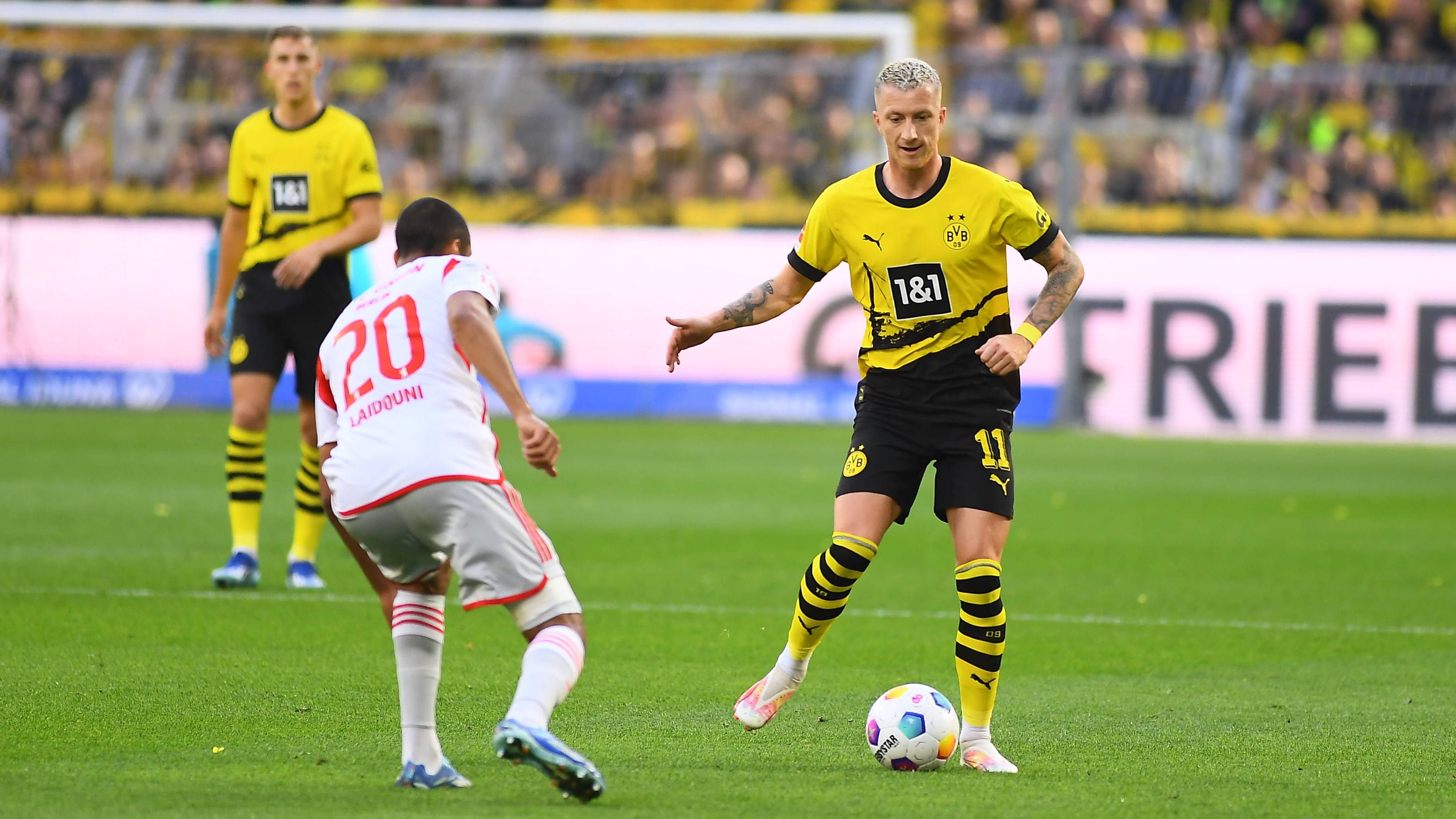 <strong>Marco Reus</strong><br>Aus dem Spiel heraus zunächst meist unauffällig, seine Standards aber sind oft brandgefährlich. Bereitet das 3:2 durch Brandt dann mustergültig vor. Glänzt nicht immer, hat aber stets die richtige Idee. <strong><em>ran</em>-Note: 2</strong>