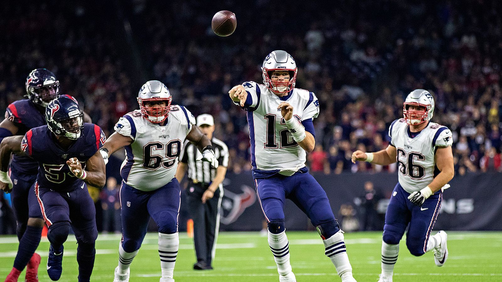 
                <strong>Houston Texans</strong><br>
                Tom Brady vs. Houston Texans: 9 Siege, 2 Niederlagen
              