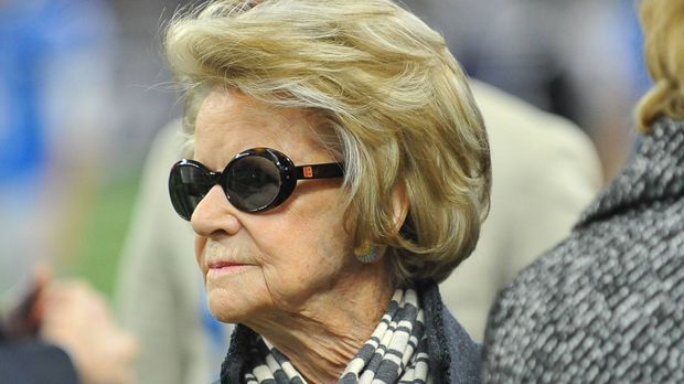 
                <strong>Martha Ford (Detroit Lions)</strong><br>
                Martha Ford war mit dem früheren Besitzer der Lions verheiratet. Seit dem Tod von William Clay Ford Junior 2014 ist sie die alleinige Besitzerin der Lions. Die vier Kinder der 92-Jährigen halten kleine Anteile an der Franchise. Die älteste Klubbesitzerin ist Ford allerdings nicht.
              