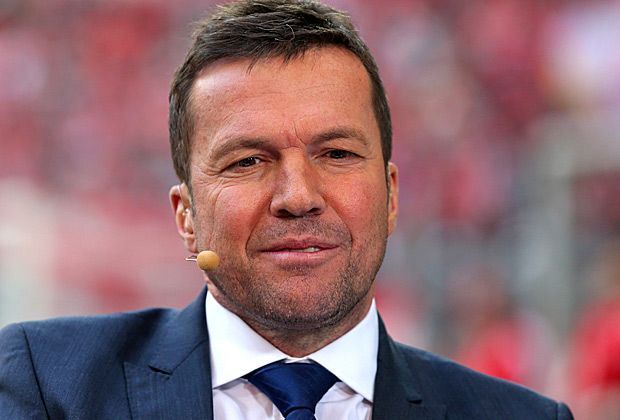 
                <strong>Podolski vs. Matthäus: Der Zoff der Weltmeister</strong><br>
                "Er twittert mehr, als er spielt", sagt Lothar Matthäus, der von 1988 bis 1992 selbst für Inter gespielt hatte, bei Sky. Der Rekord-Nationalspieler fordert: "Er sollte sich mehr auf Fußball konzentrieren." Podolskis Konter lässt nicht lange auf sich warten.
              