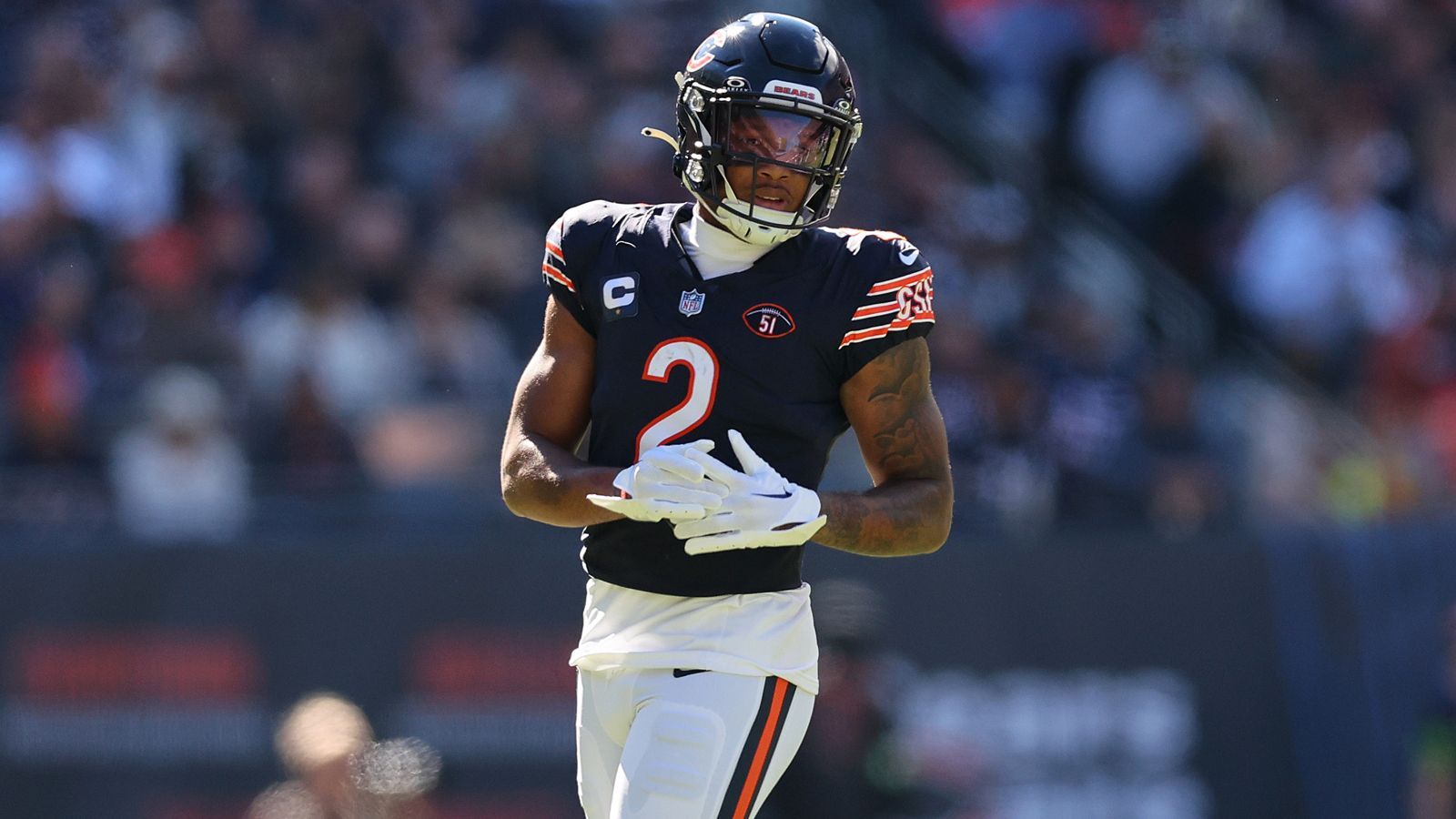 <strong>Chicago Bears: DJ Moore (WR)</strong><br>Moore übertraf in vier seiner sechs NFL-Saisons die 1.150 Yards-Marke, für eine Pro-Bowl-Nominierung reichte es allerdings nie. Auch 2023 nicht, trotz 1.364 Receiving Yards und 96 Catches. Behält er diese fantastischen Zahlen bei, könnte es dieses Jahr für den Wide Receiver reichen und eine unglaubliche Durstsrecke zu Ende gehen.