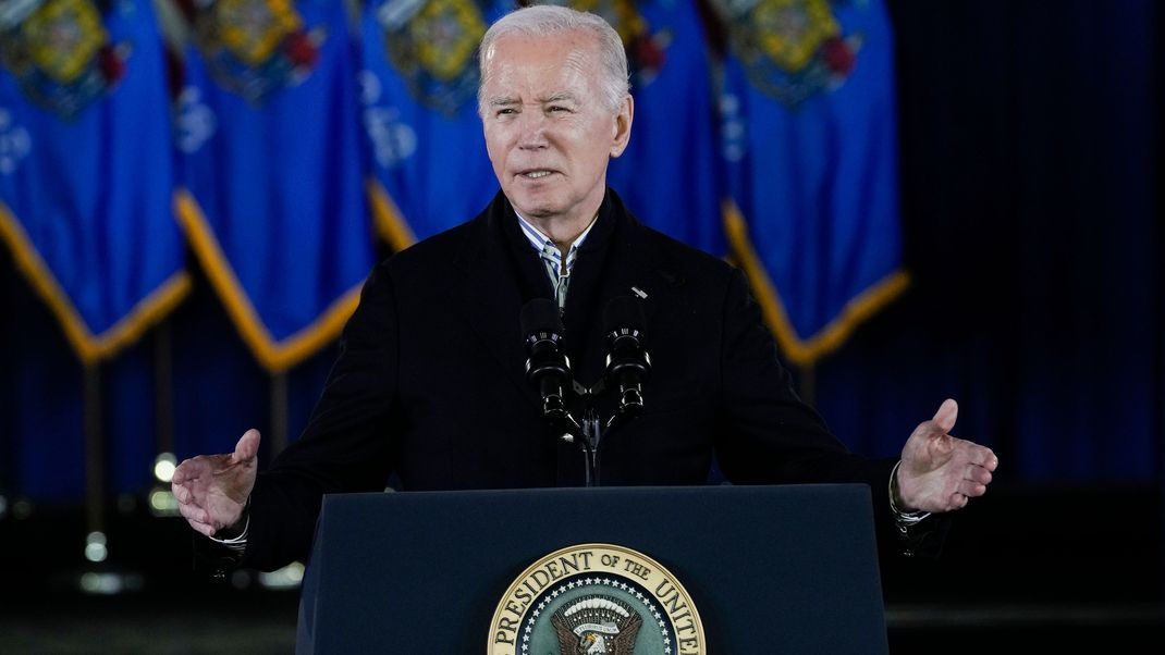 Joe Biden, Präsident der USA, denkt, dass Trump den Aufstand beim Kapitol 2021 unterstützt hat. 