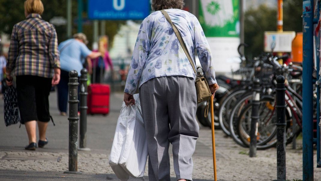 Vielen Frauen in Deutschland droht Altersarmut.