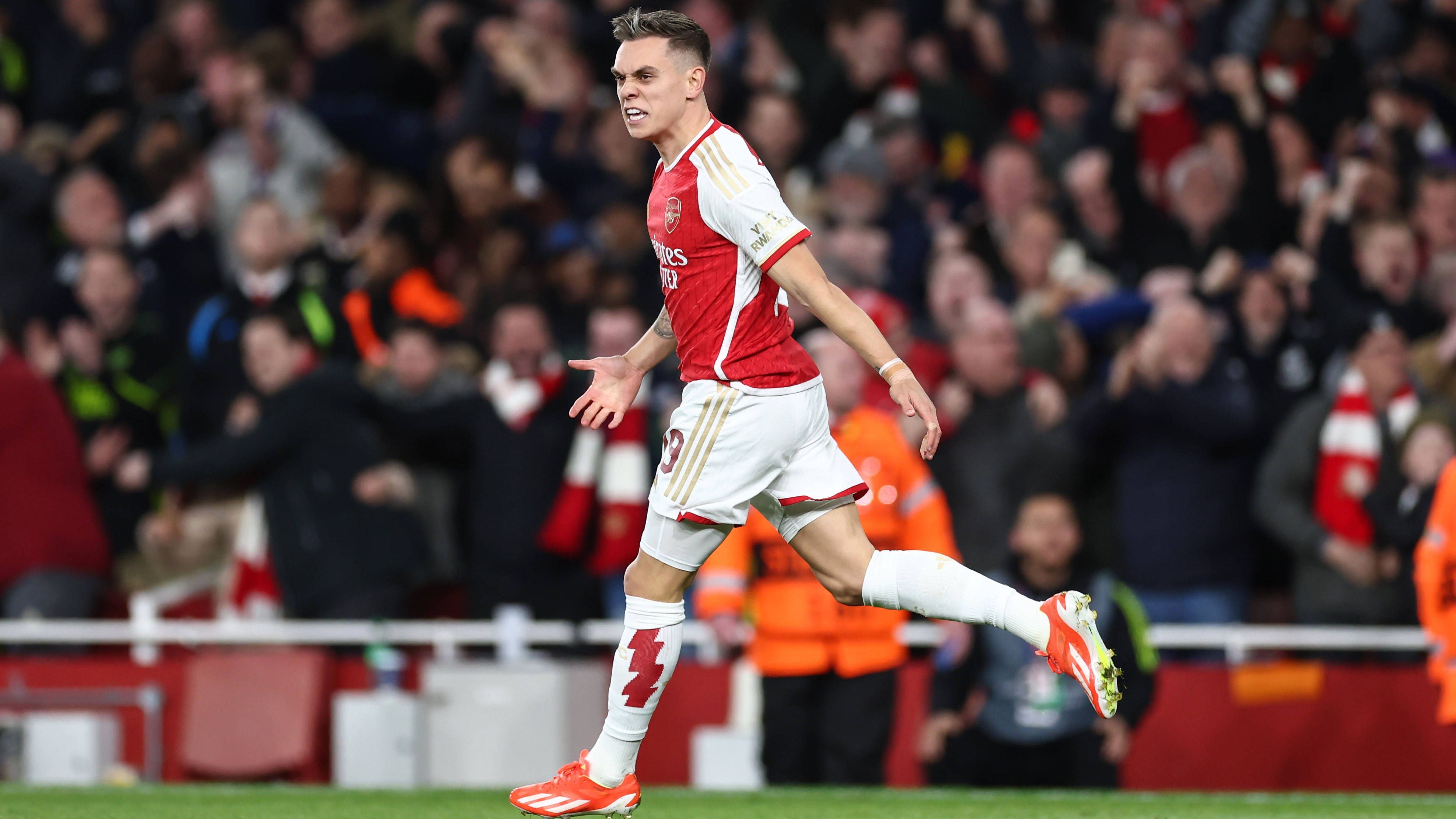 <strong>Leandro Trossard (FC Arsenal)</strong><br>Der Belgier kommt für Martinelli ins Spiel und trifft nach Vorarbeit von Gabriel Jesus zum wichtigen Ausgleich. <strong><em>ran</em>-Note: 2</strong>