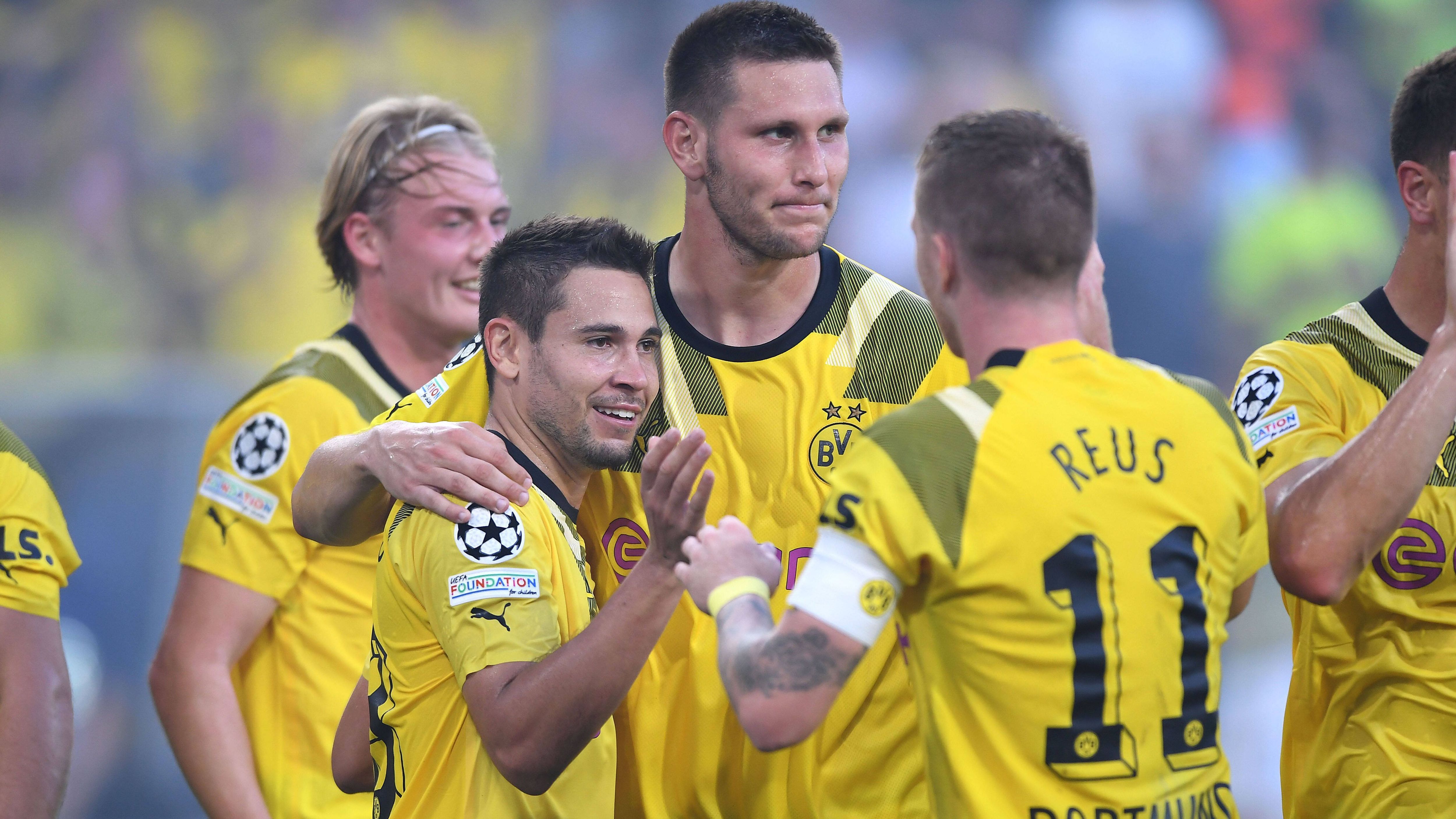 
                <strong>BVB-Stars gegen den FC Kopenhagen in der Einzelkritik</strong><br>
                Mit dem Heimspiel gegen den FC Kopenhagen eröffnet Borussia Dortmund die neue Champions-League-Saison, und das sehr dominant. ran hat beim 3:0-Sieg ganz genau hingeschaut und benotet die Stars des BVB.
              