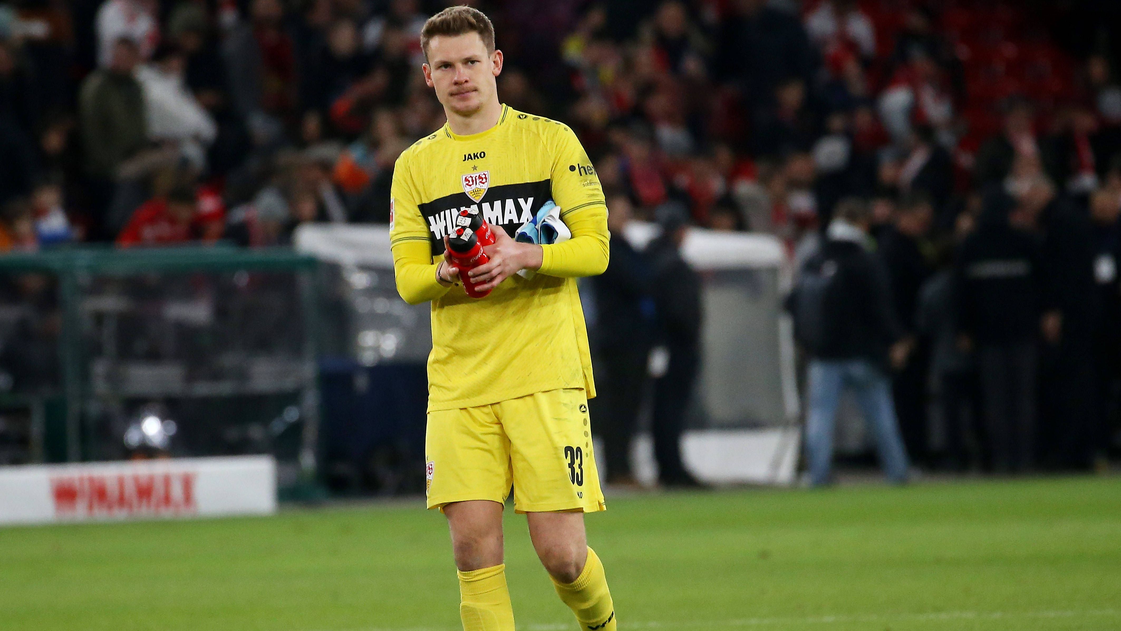 <strong>Alexander Nübel - BLEIBT AN DEN VFB STUTTGART VERLIEHEN</strong><br>Die Bayern sind noch immer davon überzeugt, dass Nübel irgendwann die Neuer-Nachfolge antreten wird. Beim VfB hat er zu alter Stärke zurückgefunden und soll noch ein Jahr auf Leihbasis anhängen. Um Nübel zu halten, müssten die Bayern seinen 2025 auslaufenden Vertrag in diesem Sommer verlängern. Ob Nübel das will, dürfte von Neuers Karriereplanung abhängen.