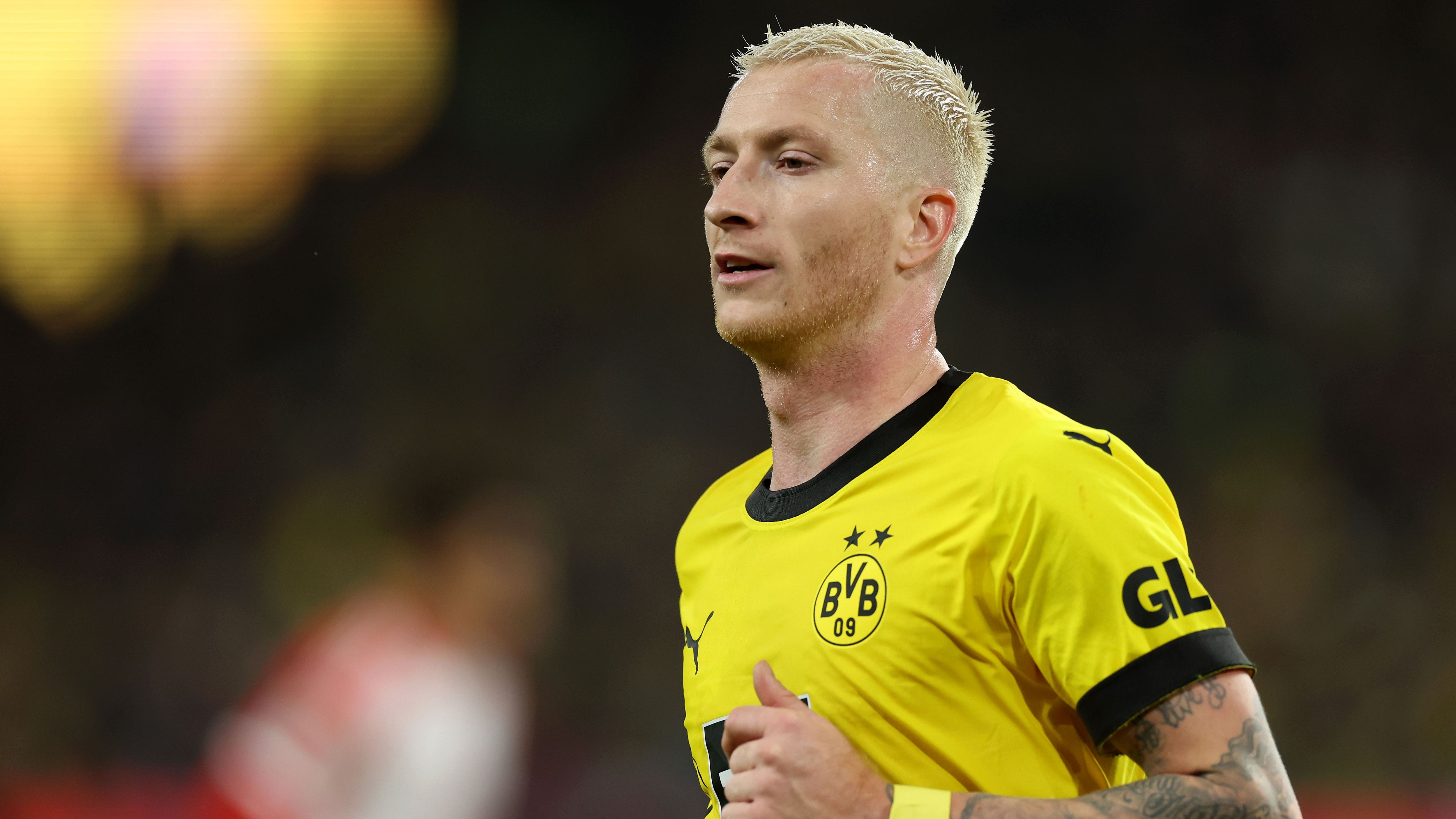 <strong>Borussia Dortmund</strong><br>
                Dienstältester Spieler: Marco Reus<br>Im Verein seit: Juli 2012<br>Pflichtspiele für den Klub: 409 (166 Tore)
