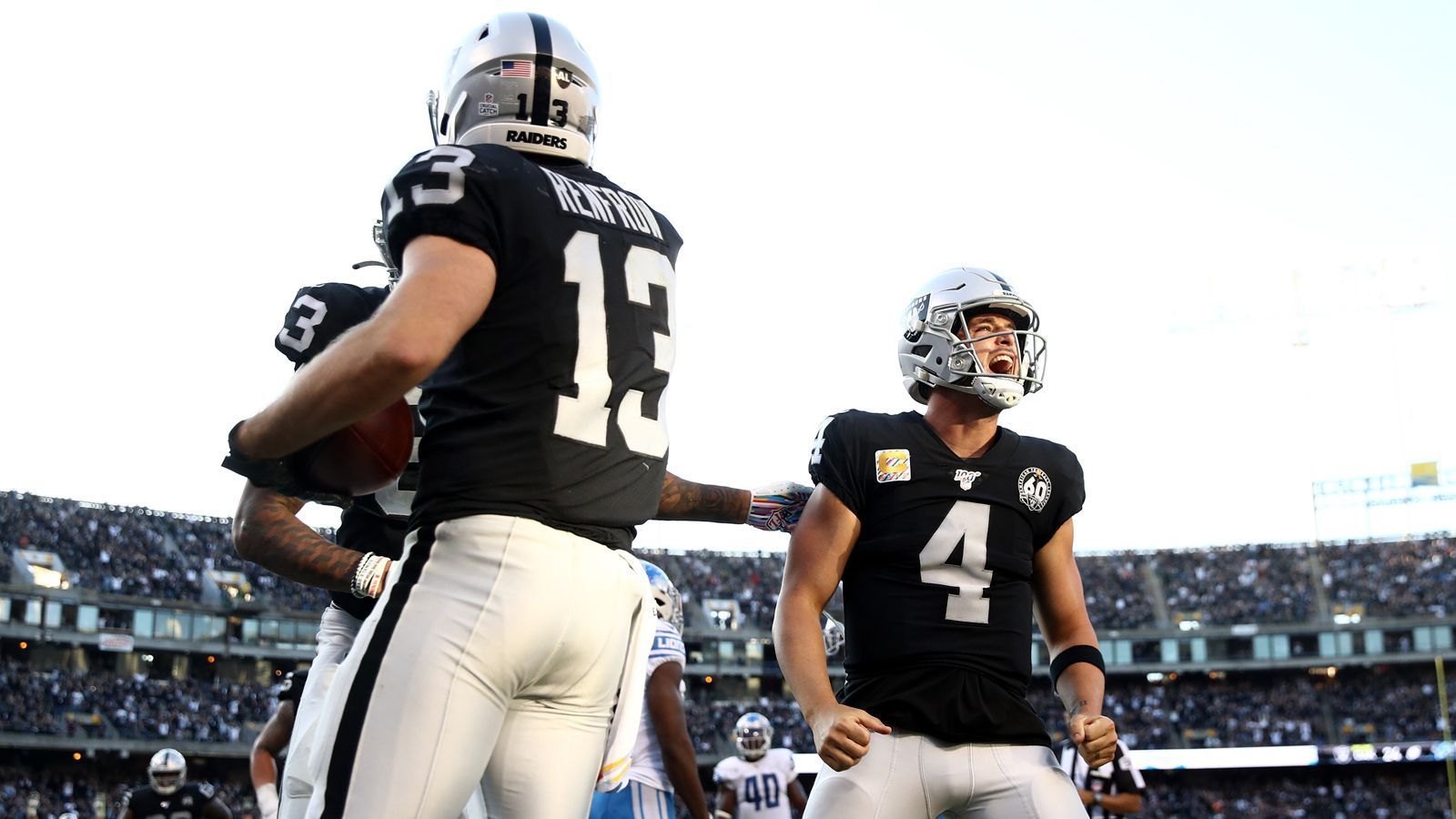 
                <strong>Sit: Passing-Offense Oakland Raiders</strong><br>
                Vergangene Woche wirft Derek Carr für 285 Yards und zwei Touchdowns. Gegen eine Chargers-Defensive, die Aaron Rodgers bei 161 Yards hält, könnte es schwierig für die Raiders-Offensive werden. Joey Bosa und Melvin Ingram sind ein Problem für jede Offensive-Line.
              