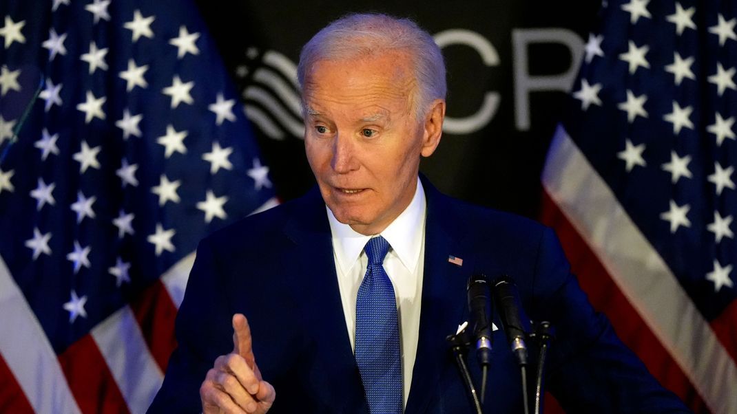 In einer Rede hat Biden zum ersten Mal seit dem Amtsantritt seines Nachfolgers Donald Trump die Regierung offen kritisiert.