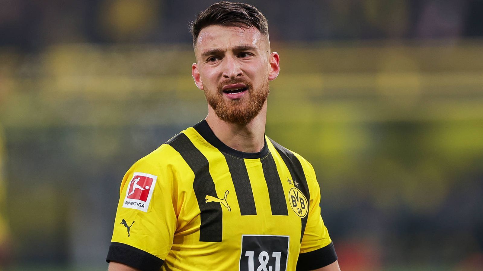 
                <strong>Salih Özcan (Borussia Dortmund)</strong><br>
                Nach einer anfänglichen Drangphase der Leipziger stellt der ehemalige Kölner die Mitte des Spielfeldes gemeinsam mit Can konsequent zu und langt im Zweikampf bei Bedarf auch schon mal hin. Erobert einige wichtige Bälle, ist im Vergleich zu seinen Mittelfeldkollegen aber nicht so auffällig. ran-Note: 3
              