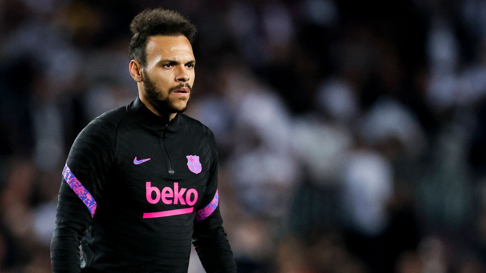 
                <strong>Martin Braithwaite</strong><br>
                Der 31-jährige Däne bringt in Barcas Offensive die mutmaßlich geringste Qualität mit. Der Stürmer wird sich wohl auf geringe Spielzeit einstellen müssen, wenn Barcelona nicht sogar noch einen Abnehmer für ihn suchen sollte
              