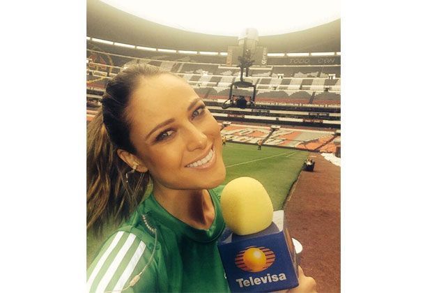 
                <strong>Vanessa Huppennkothen</strong><br>
                Die Deutsch-Mexikanerin Vanessa Huppenkothen ist zur schönsten Journalistin der WM 2014 in Brasilien gewählt worden. Wenn man die folgenden Bilder sieht, wird auch schnell klar, warum ...
              
