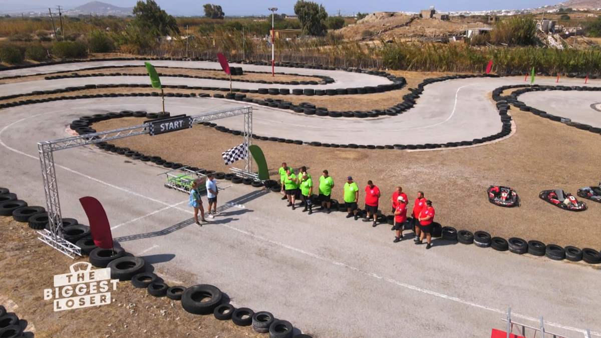 Team Grün und Rot auf einer Go-Kart-Bahn in Folge 4 von "The Biggest Loser" 2024